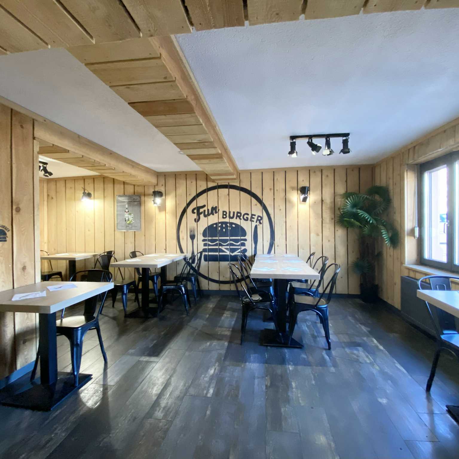 Benfeld - Fonds de commerce 141m² - Terrasse 45m²