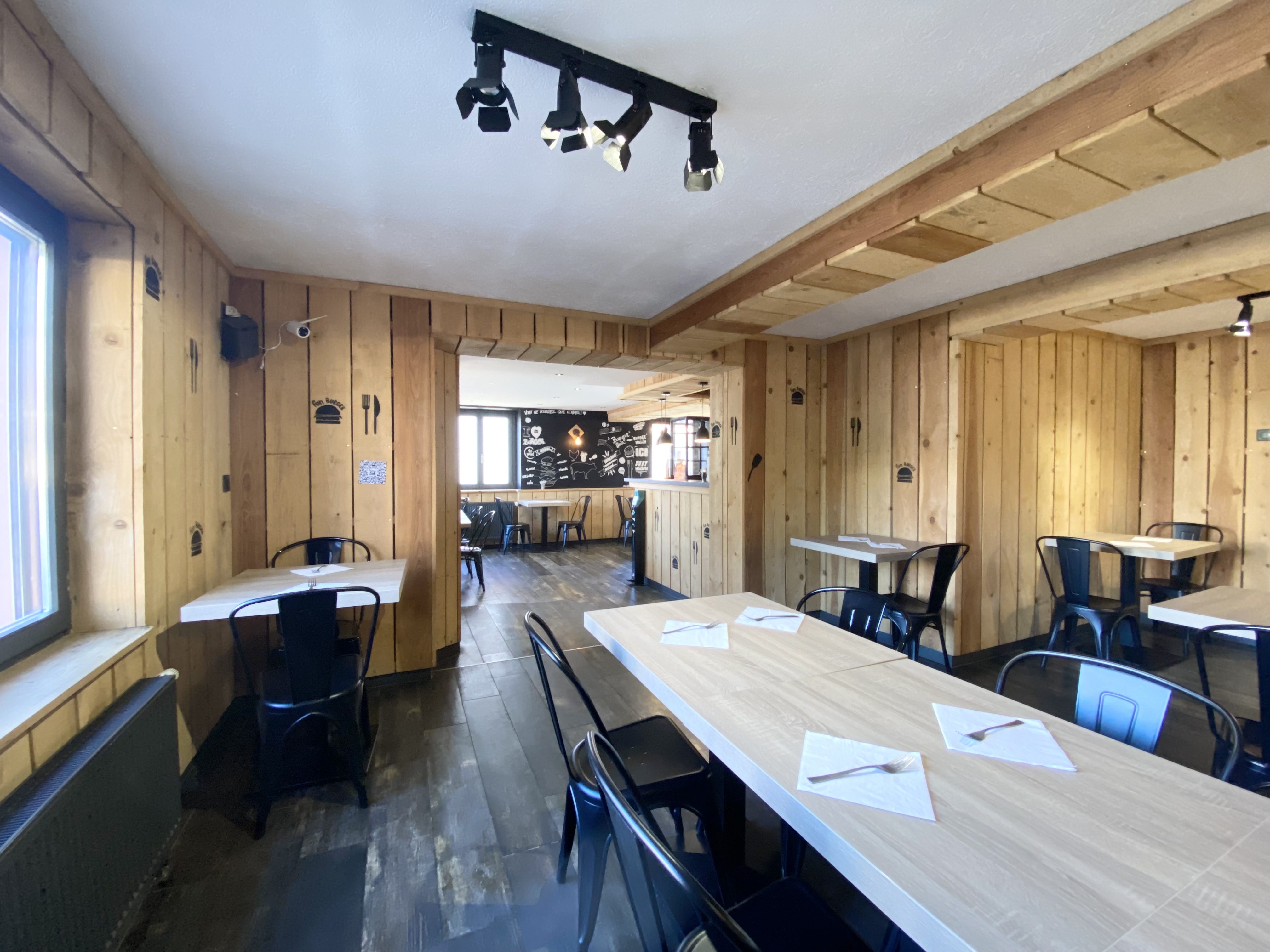 Benfeld - Fonds de commerce 141m² - Terrasse 45m²