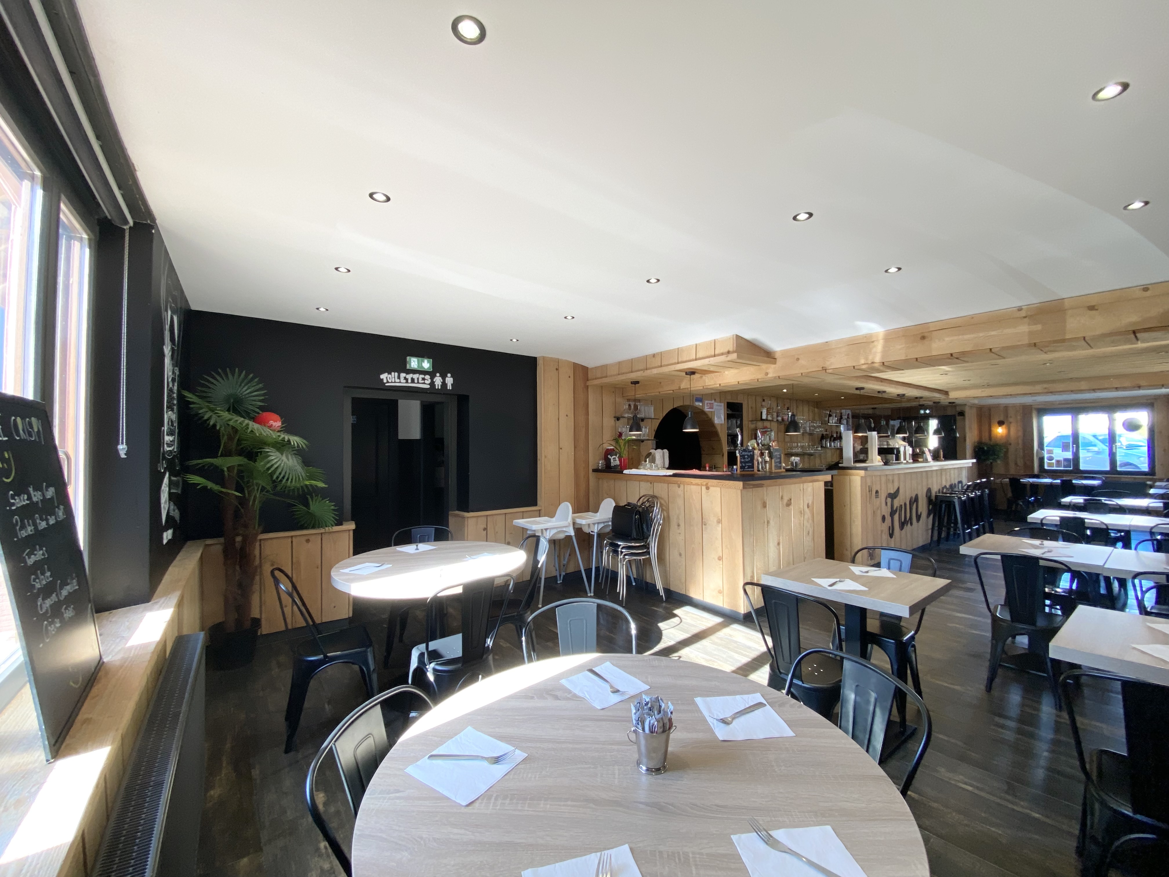 Benfeld - Fonds de commerce 141m² - Terrasse 45m²