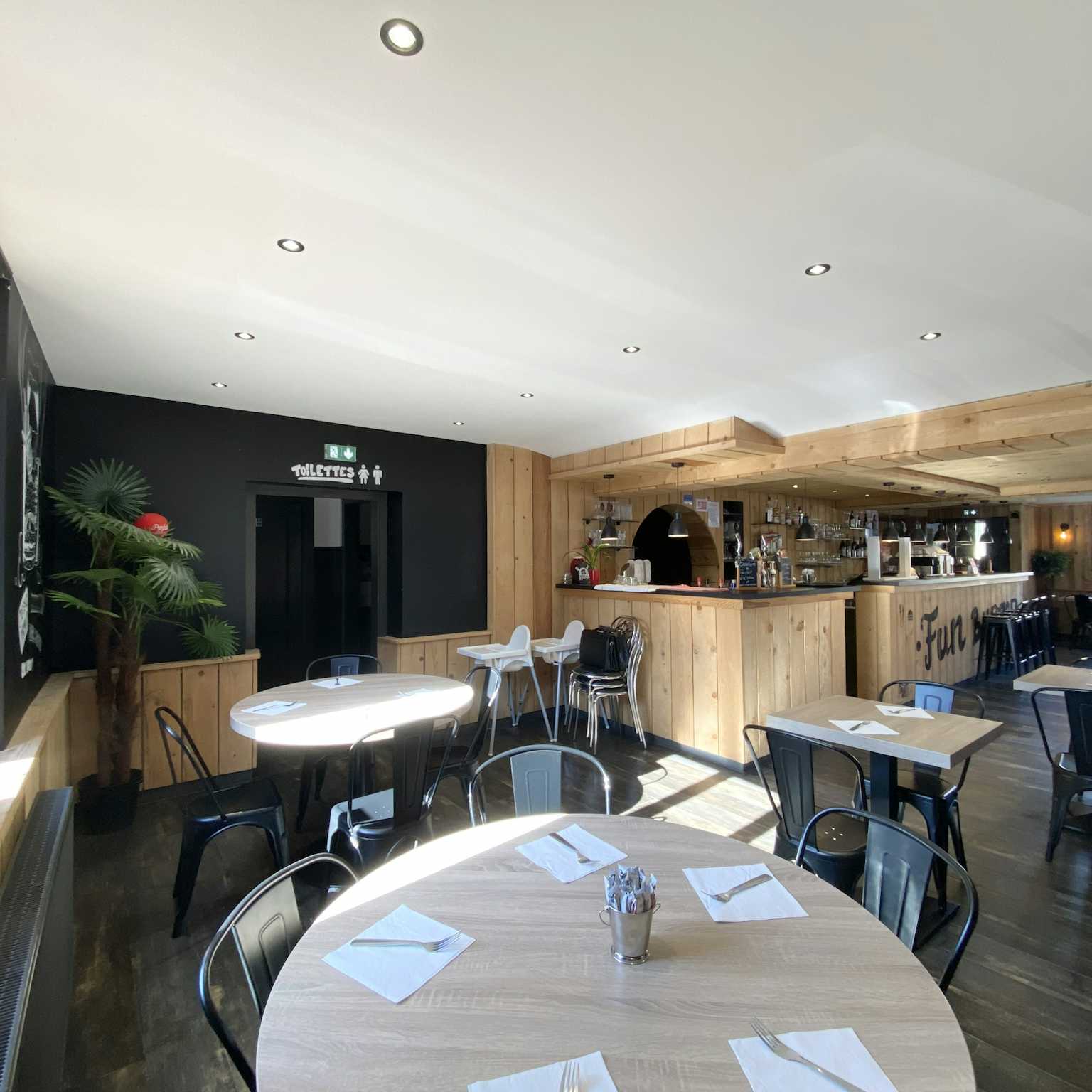 Benfeld - Fonds de commerce 141m² - Terrasse 45m²