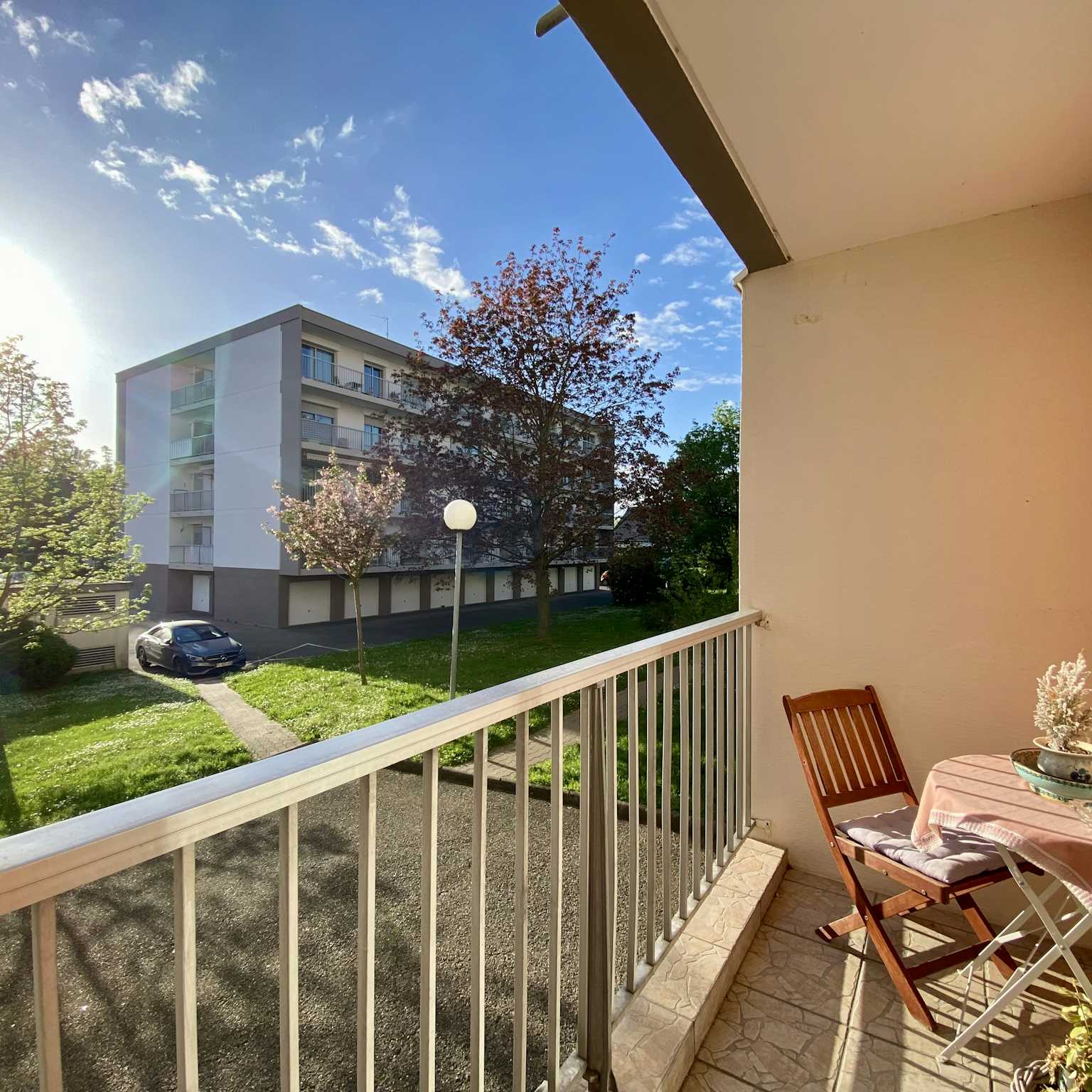 Lingolsheim - Appartement traversant 92m² - 2 Balcons - Cave