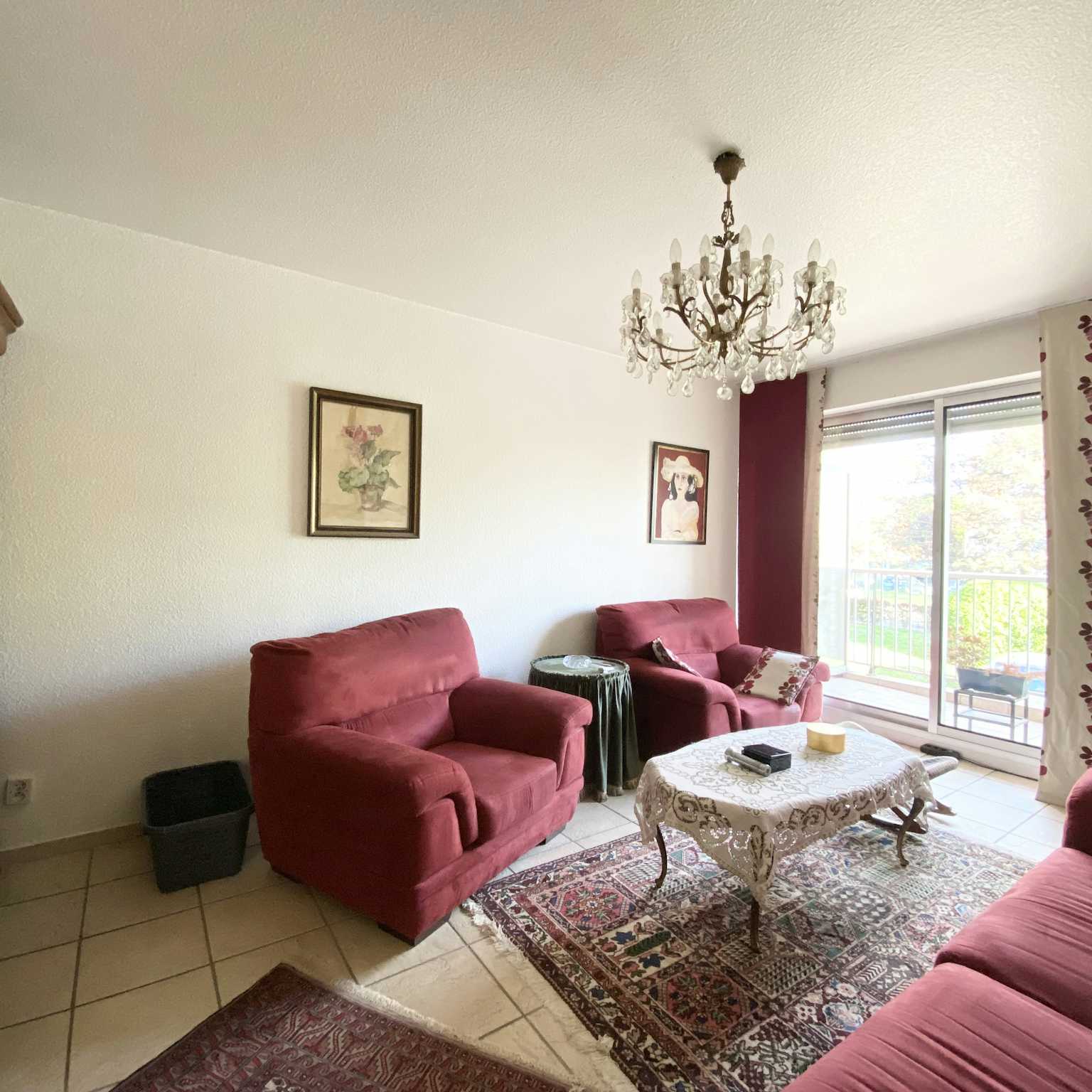 Lingolsheim - Appartement traversant 92m² - 2 Balcons - Cave