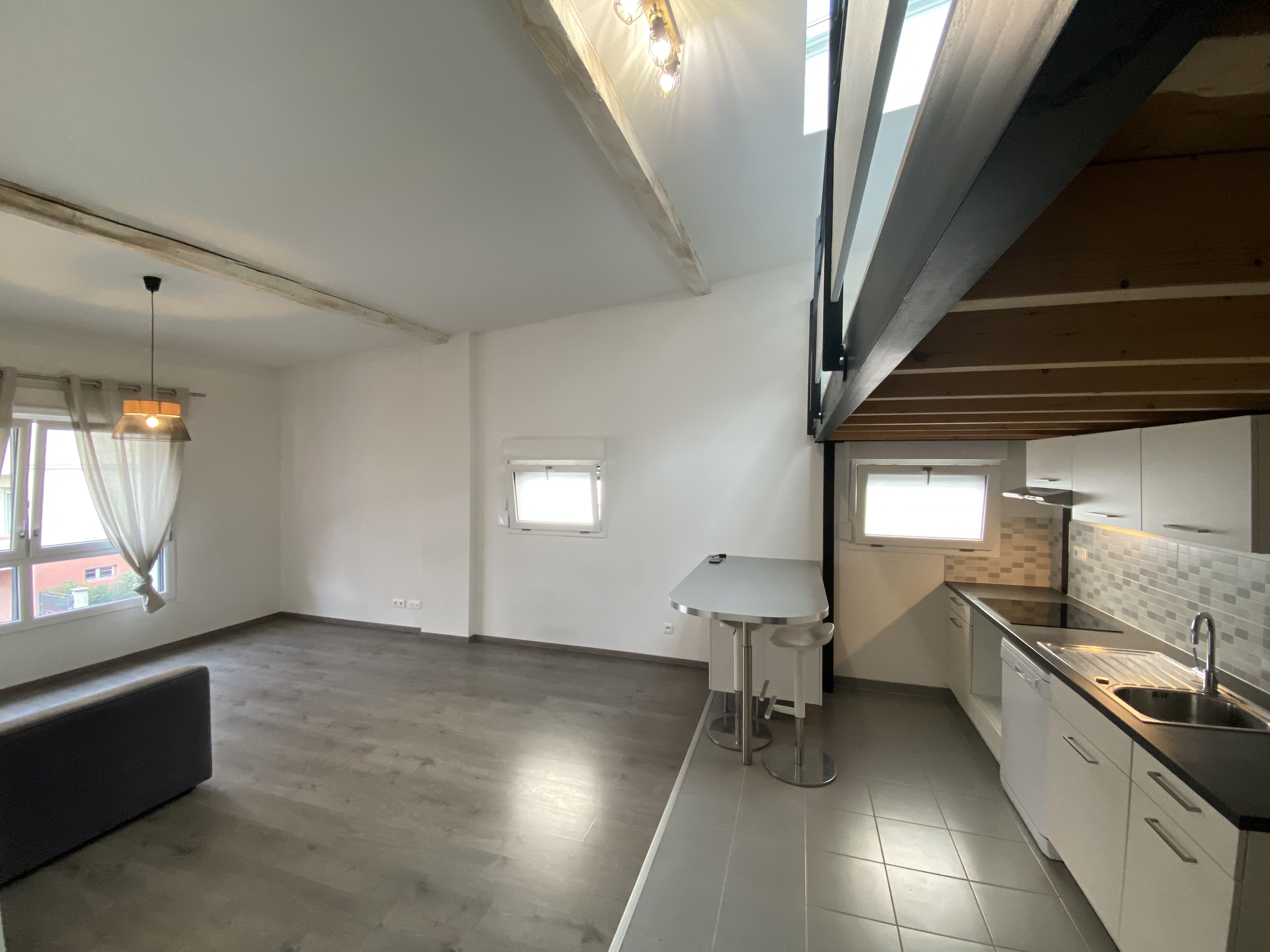 Strasbourg Neudorf - Esprit loft 70 m² au sol 50 m² habitables avec option garage