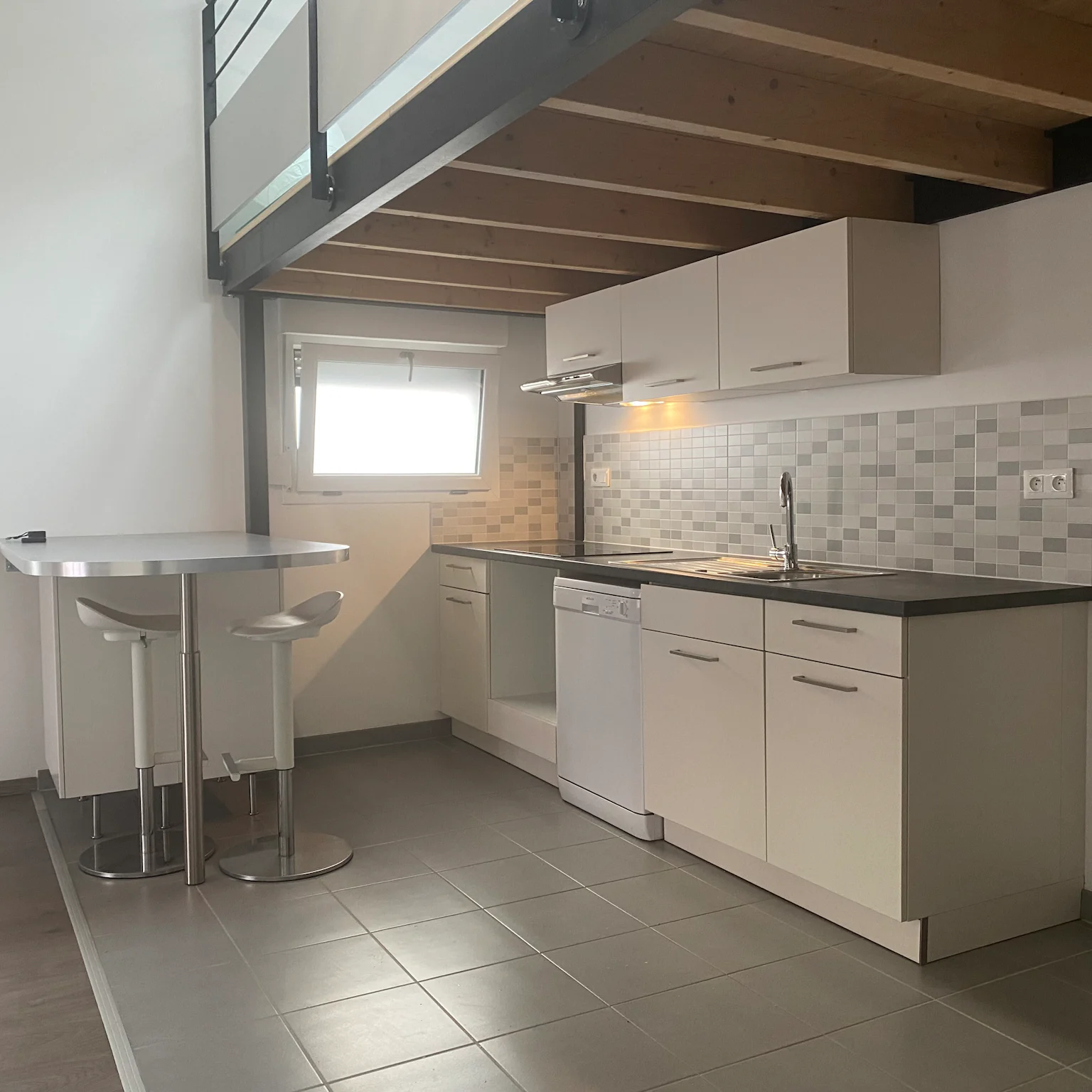 Strasbourg Neudorf - Esprit loft 70 m² au sol 50 m² habitables avec option garage