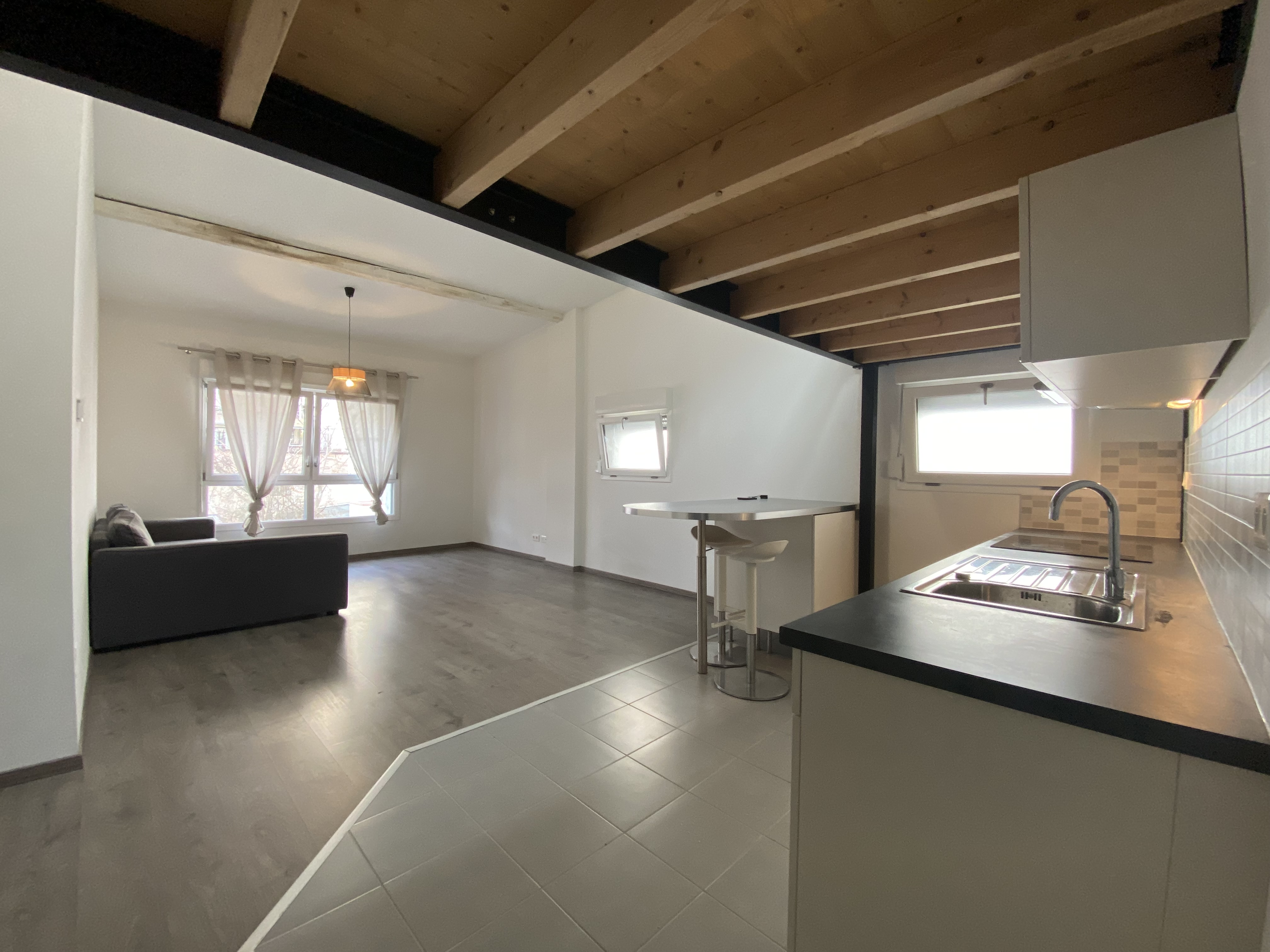 Strasbourg Neudorf - Esprit loft 70 m² au sol 50 m² habitables avec option garage