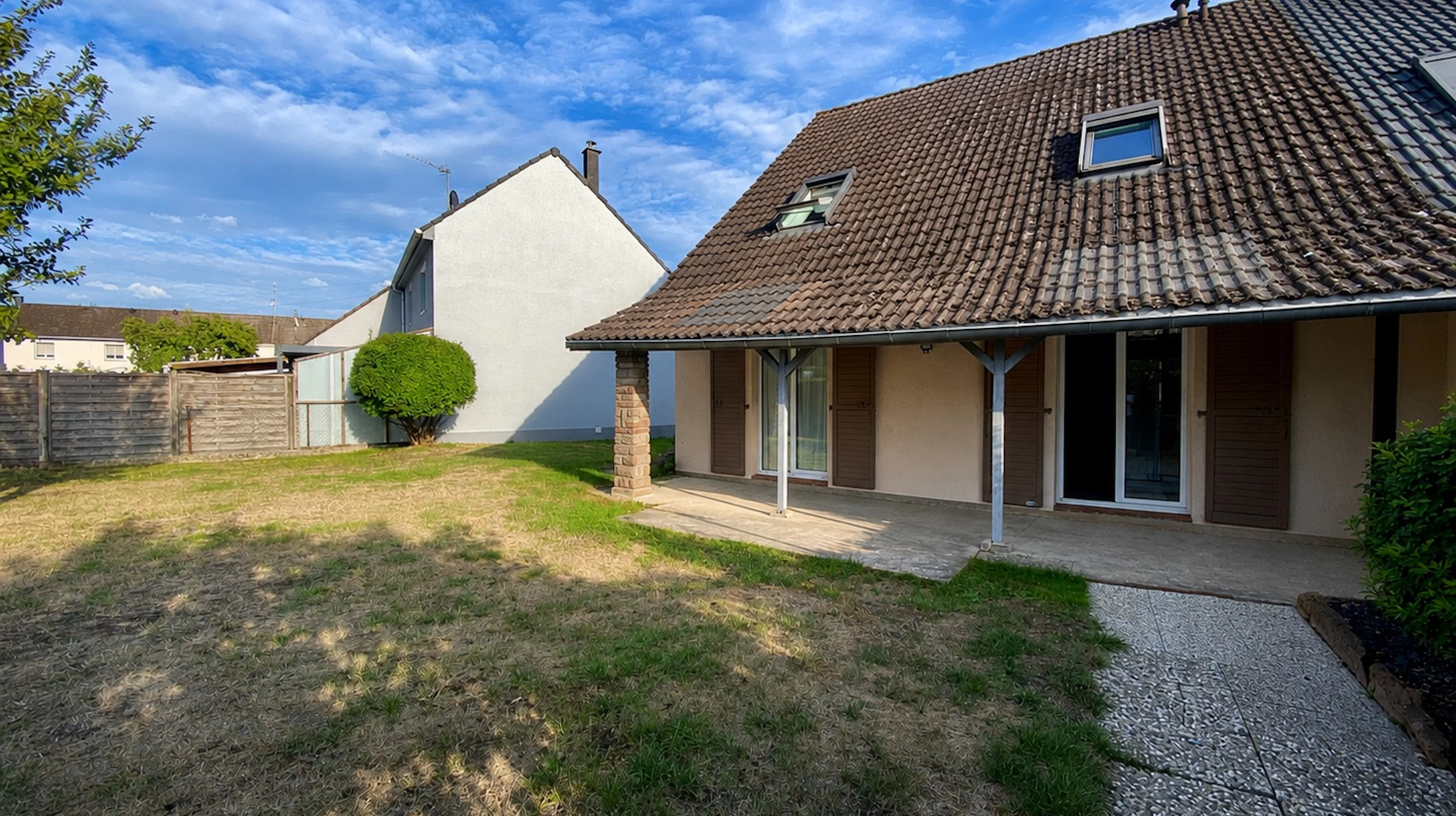 Plobsheim - Maison 105 m² au sol - 91 m² habitables - Terrain 362 m²