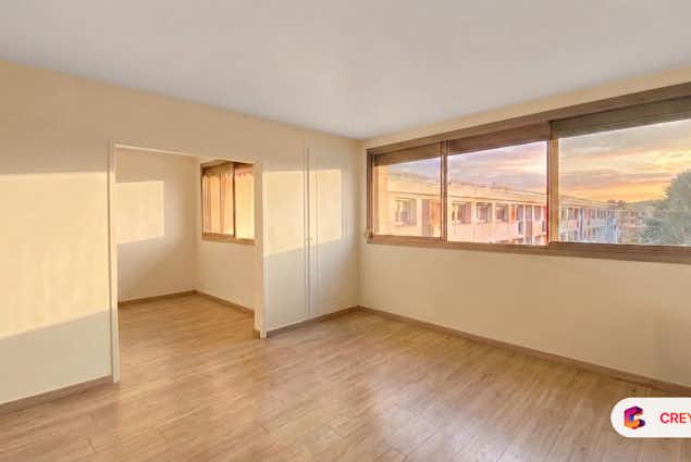 Grand studio de 34 m² en rez-de-chaussée