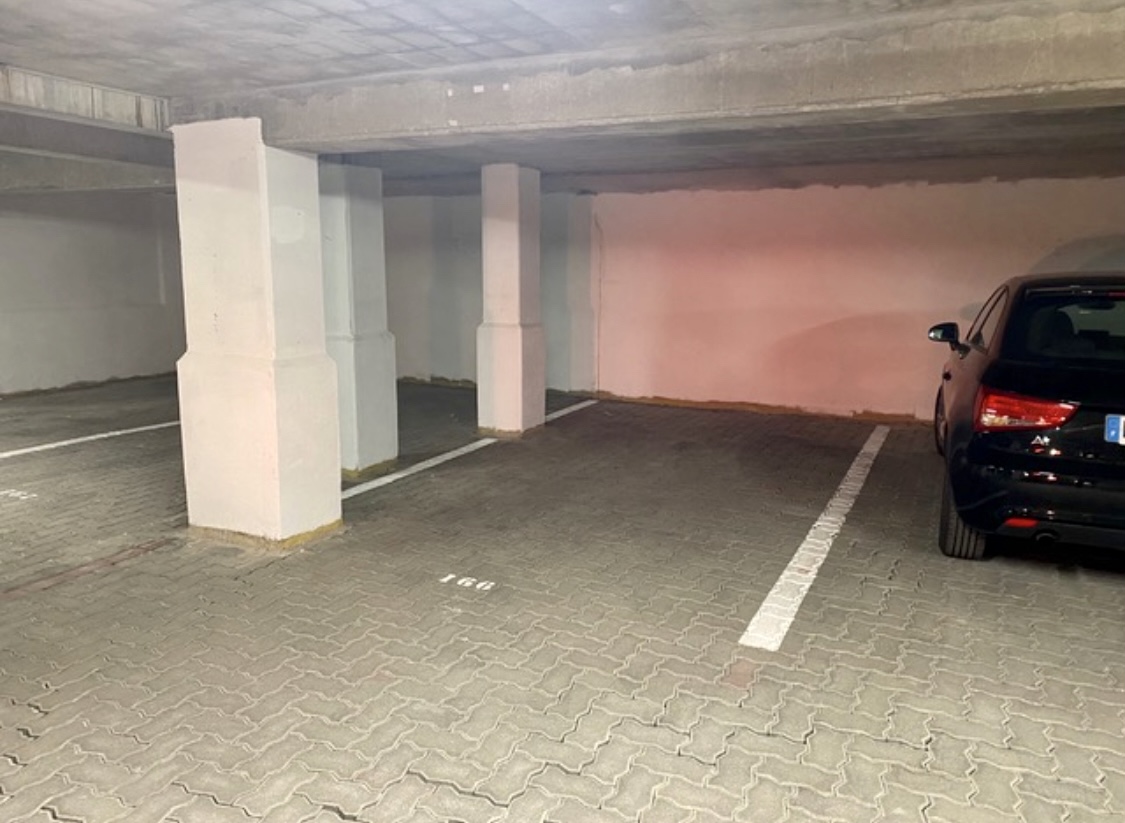 Krutenau - Parking 14m²