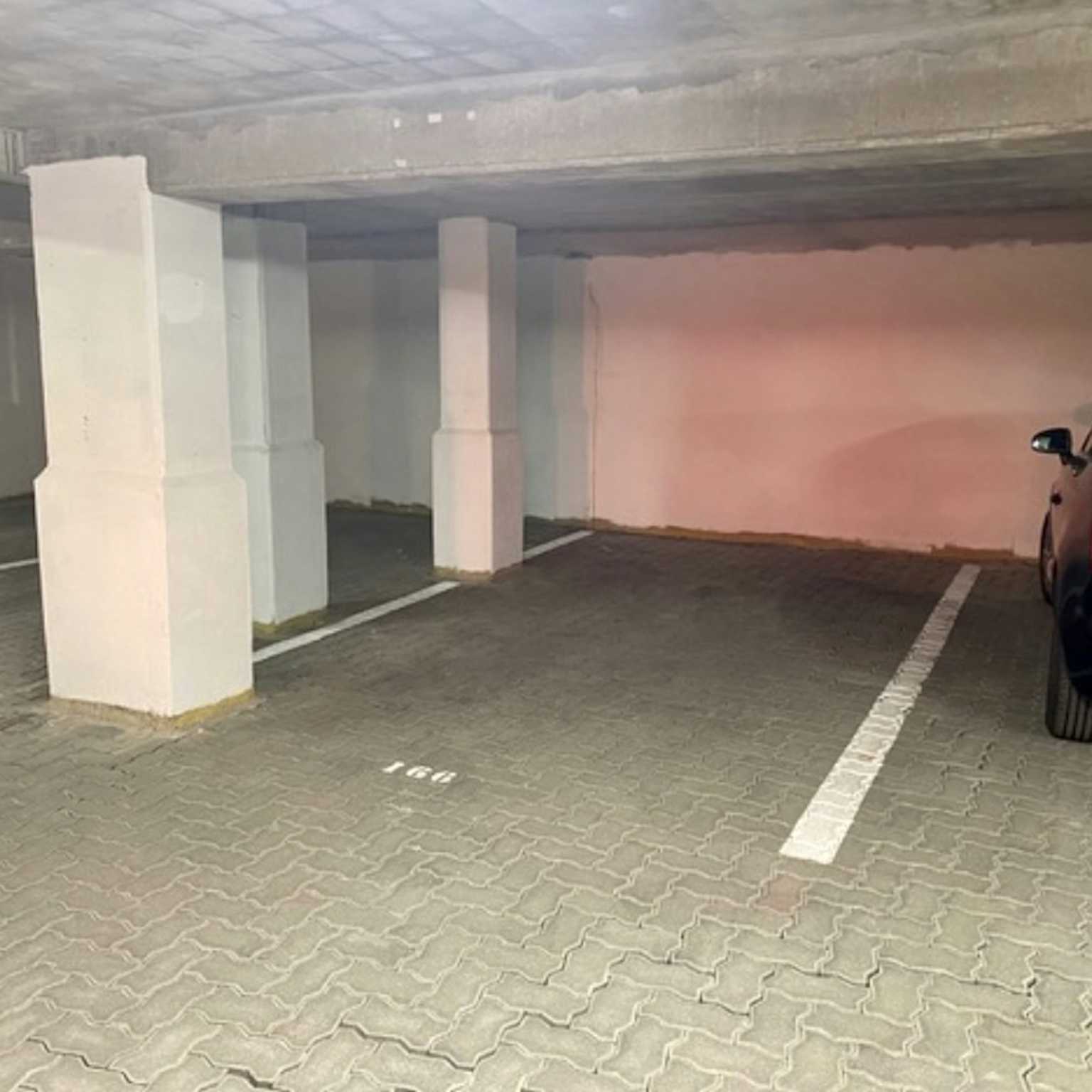 Krutenau - Parking 14m²
