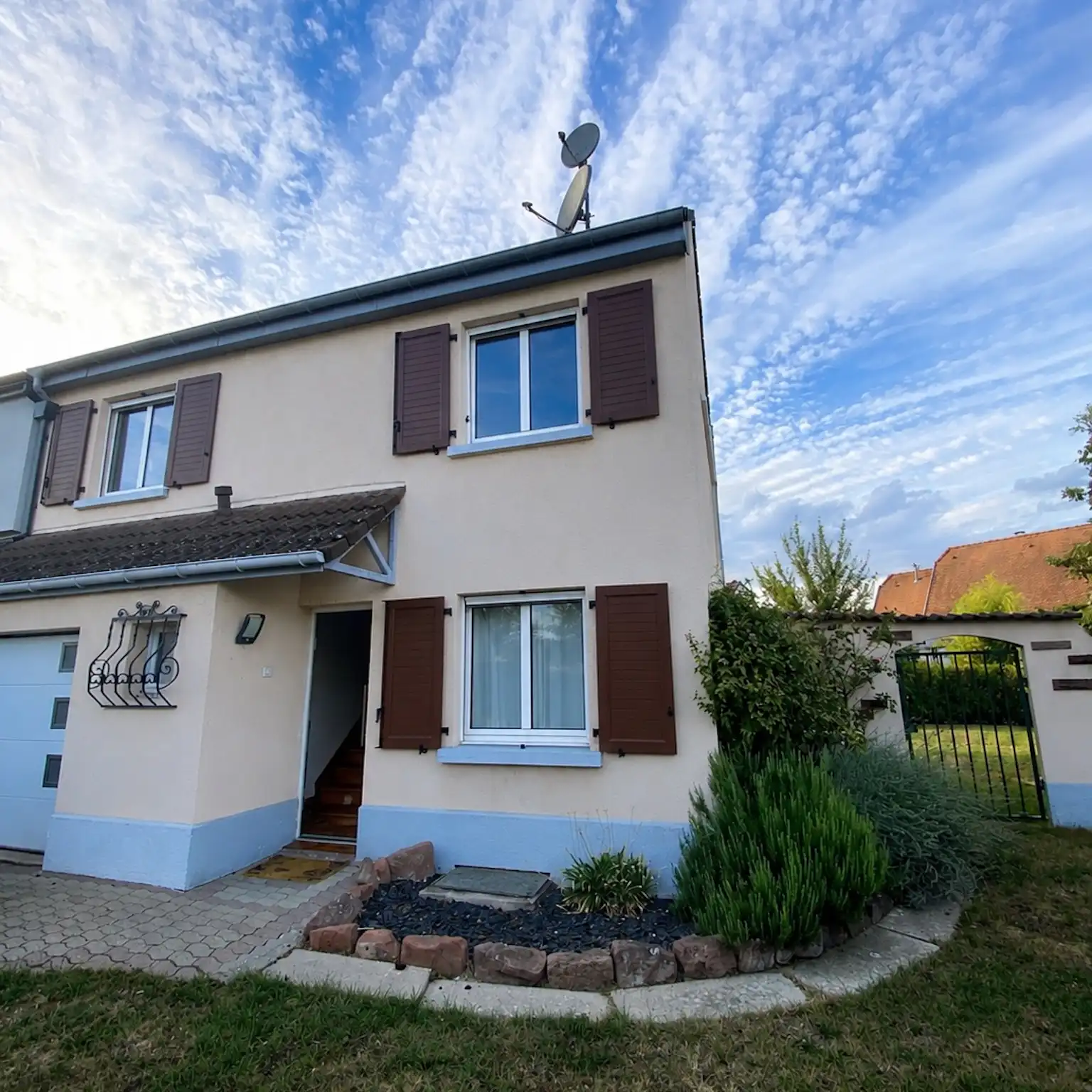Plobsheim - Maison 105 m² au sol - 90 m² habitables - Terrain 362 m²