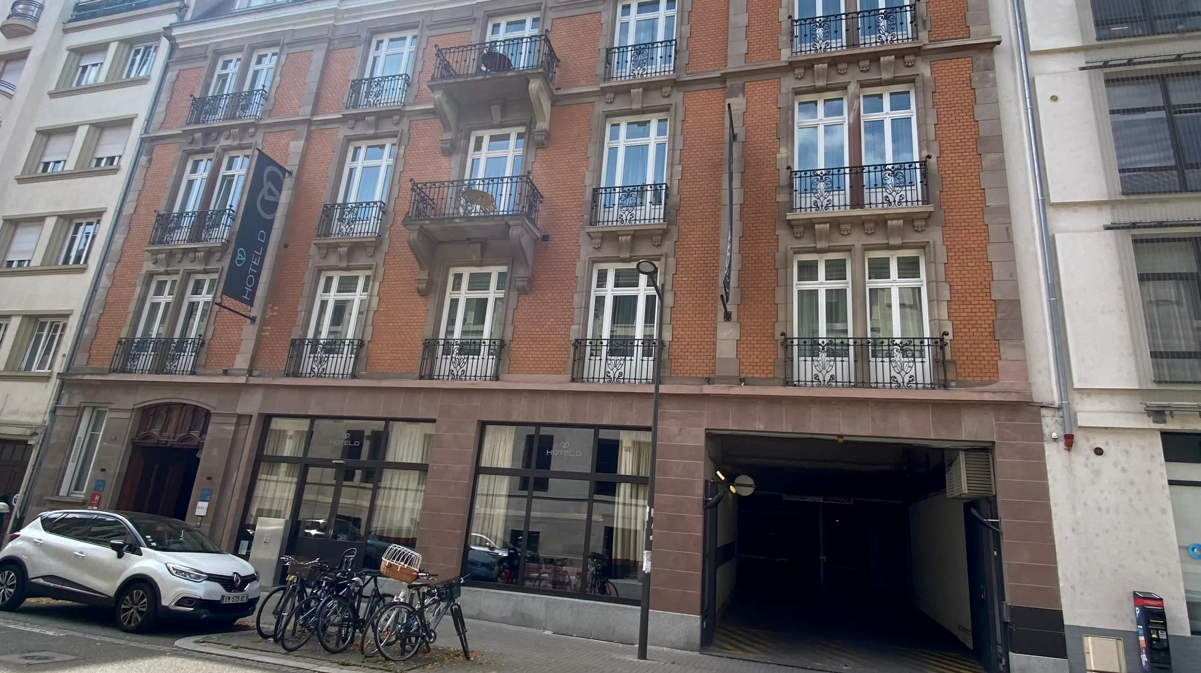 Strasbourg - place de parking couverte 17 m²