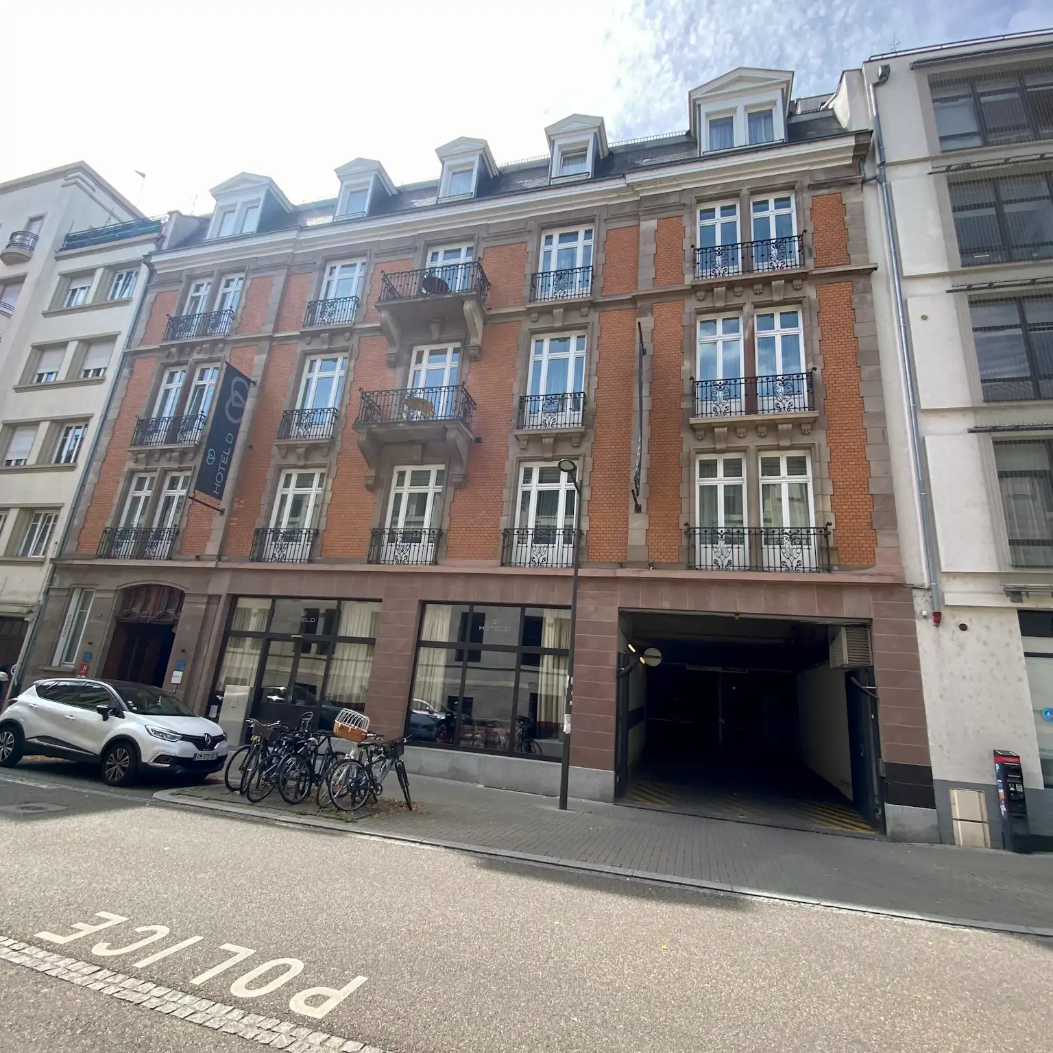 Strasbourg - place de parking couverte 17 m²