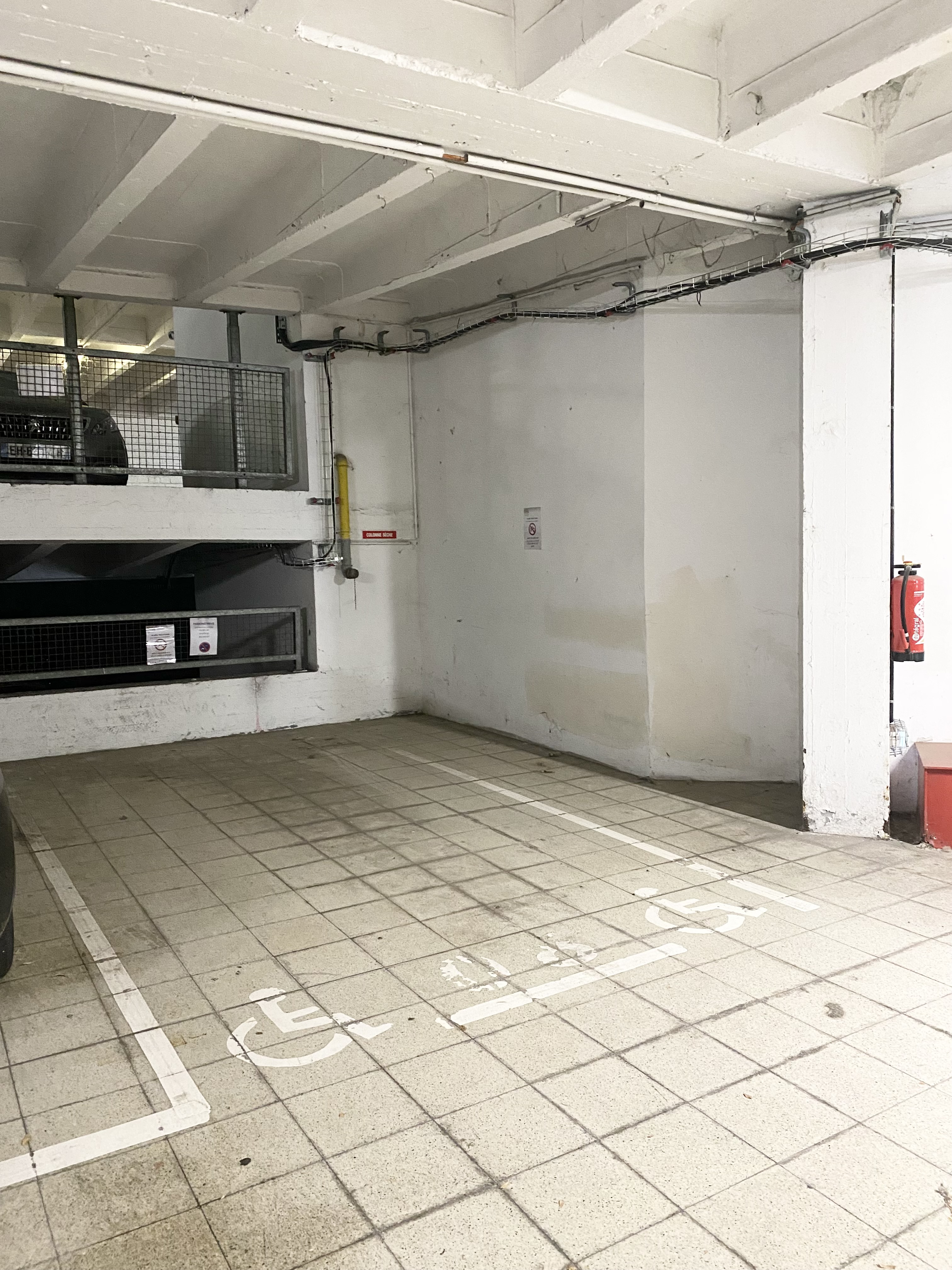 Strasbourg - place de parking couverte 17 m²