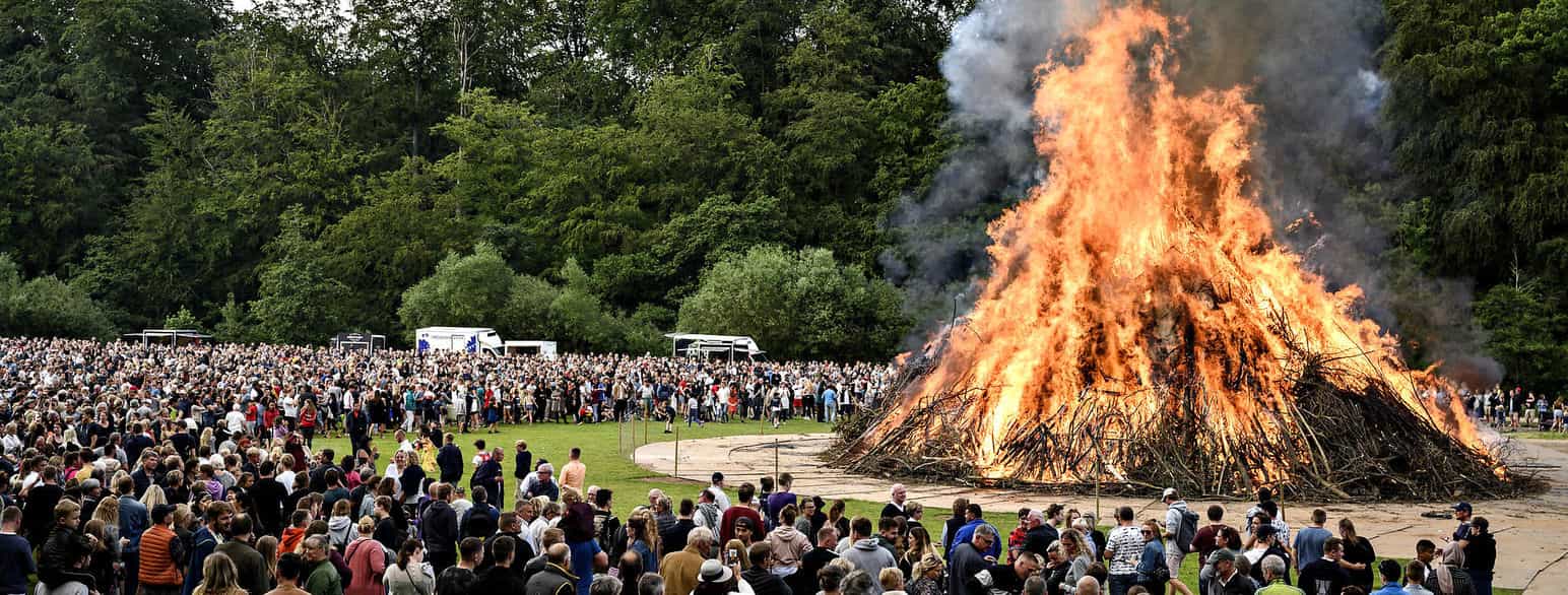 Huge bonfire for Danish Sankt Hans celebration