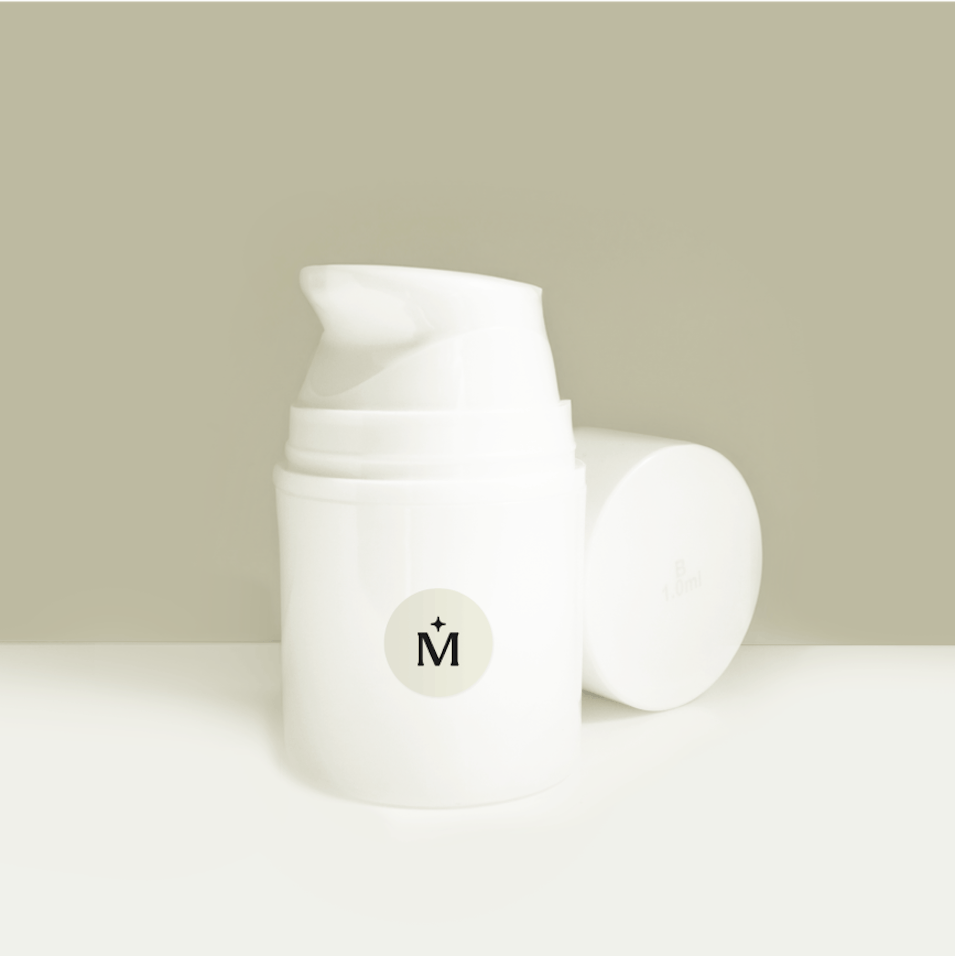 Midi Hydrowuinone cream bottle