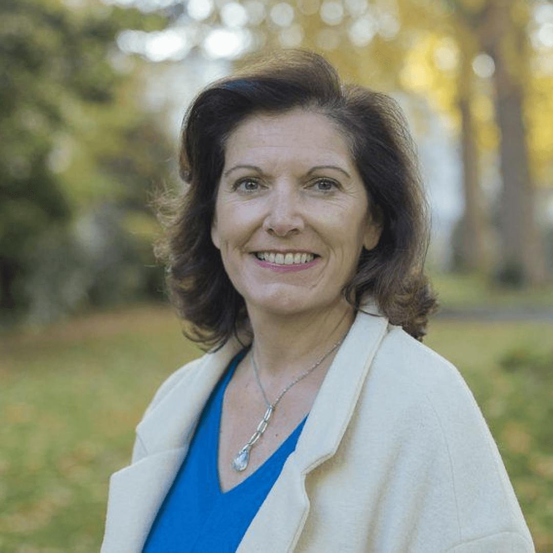 headshot of Jackie Lynch