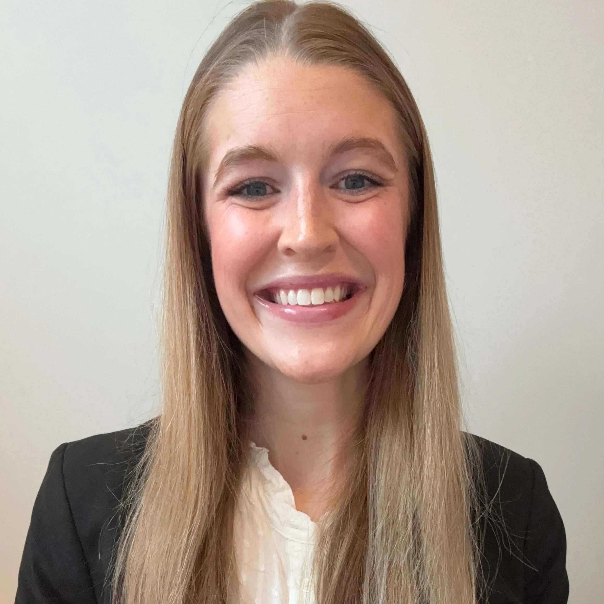 Riley Howdeshell, MSN, APRN, WHNP-BC, Midi Clinician