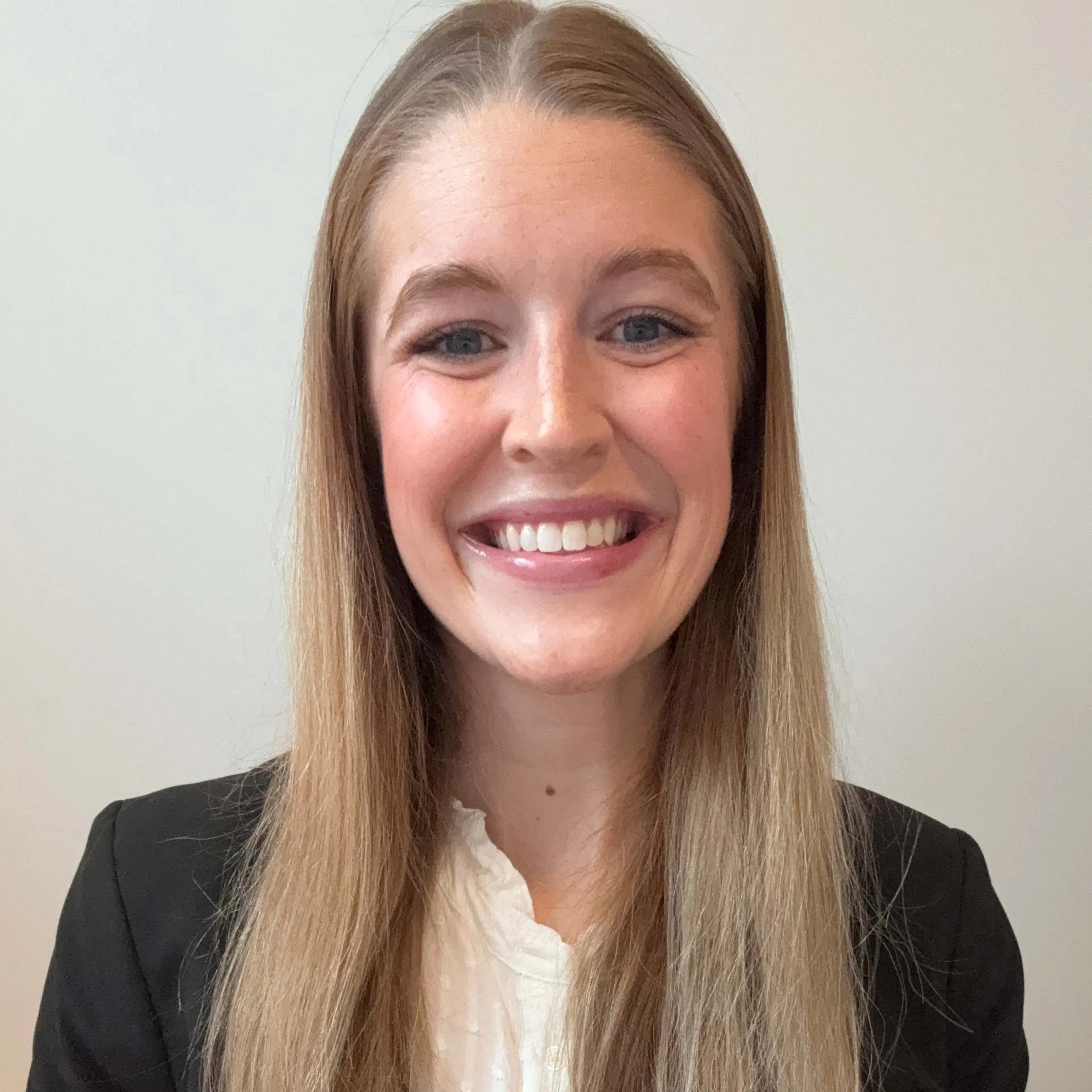 Riley Howdeshell, MSN, APRN, WHNP-BC, Midi Clinician