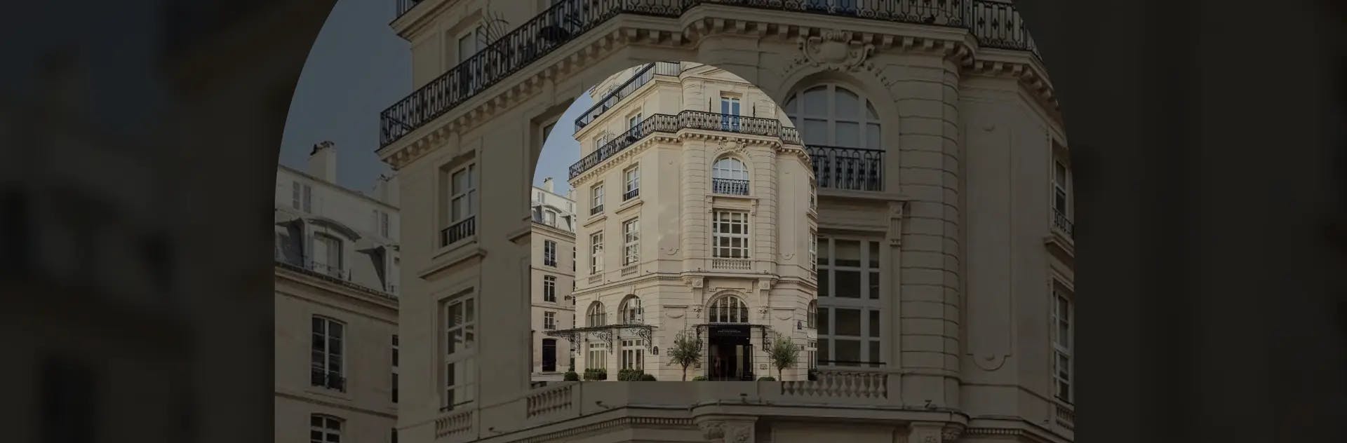 Photo d'une façade d'hôtel de luxe