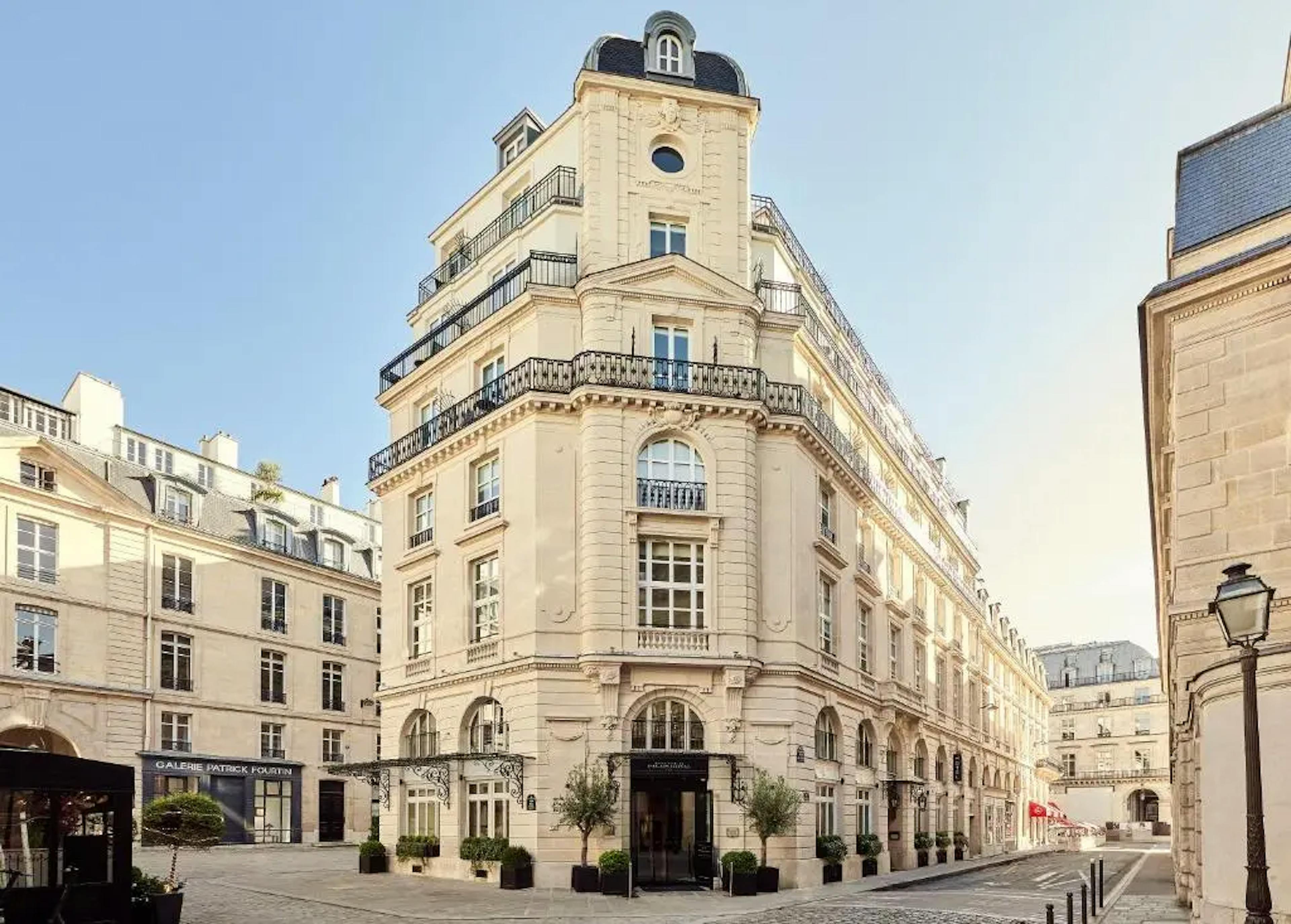 Grand Hôtel du Palais Royal facade