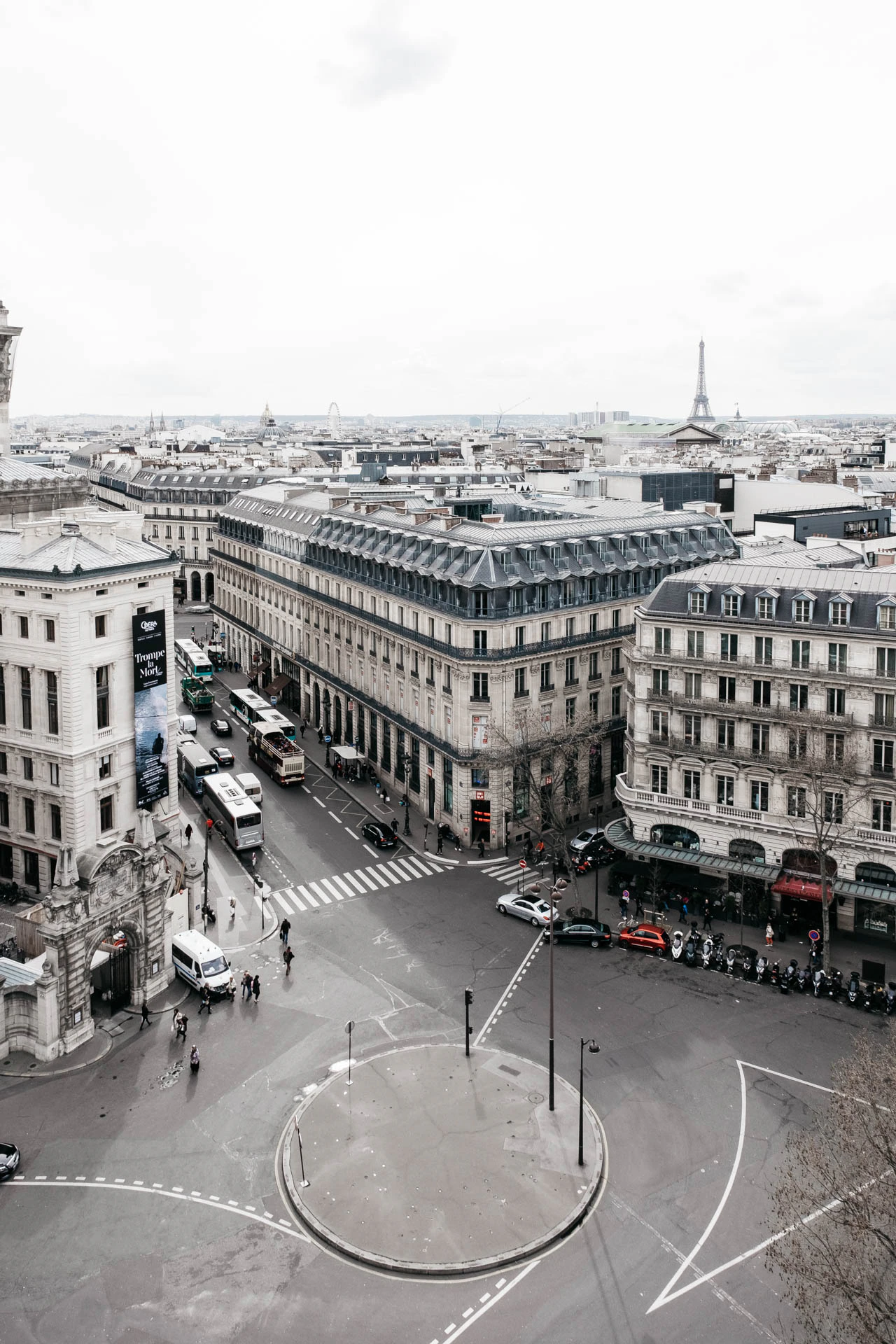 roundabout in Paris