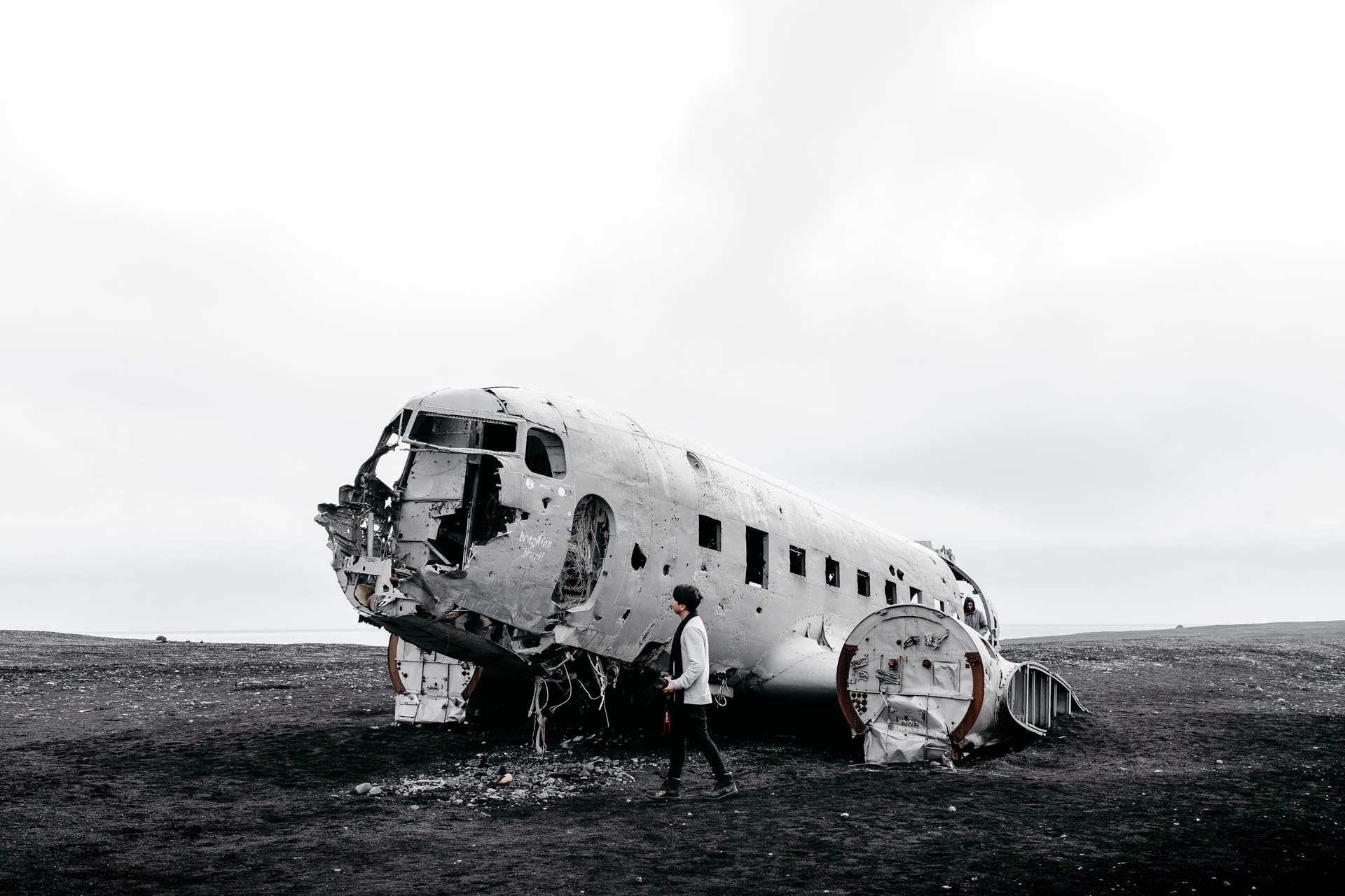 Solheimasandur plane black sand beach iceland