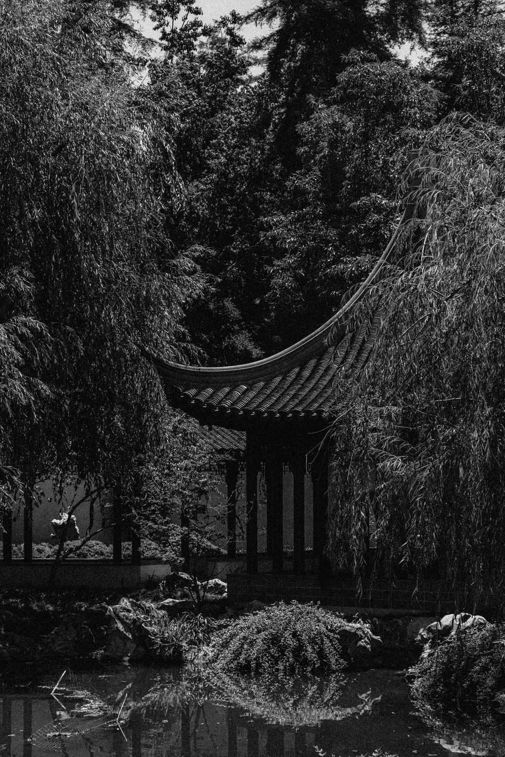 ancient Chinese architecture at the Huntington Garden and Museum in Los Angeles