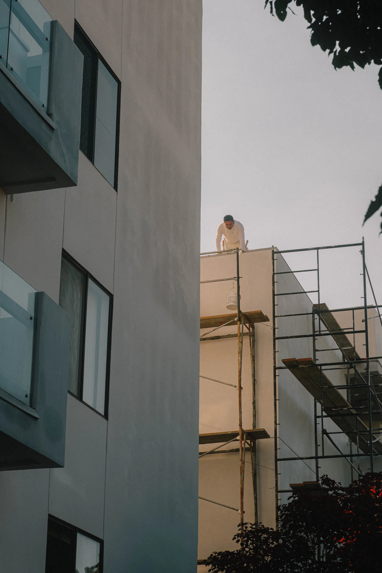 roof workers in Santa Monica