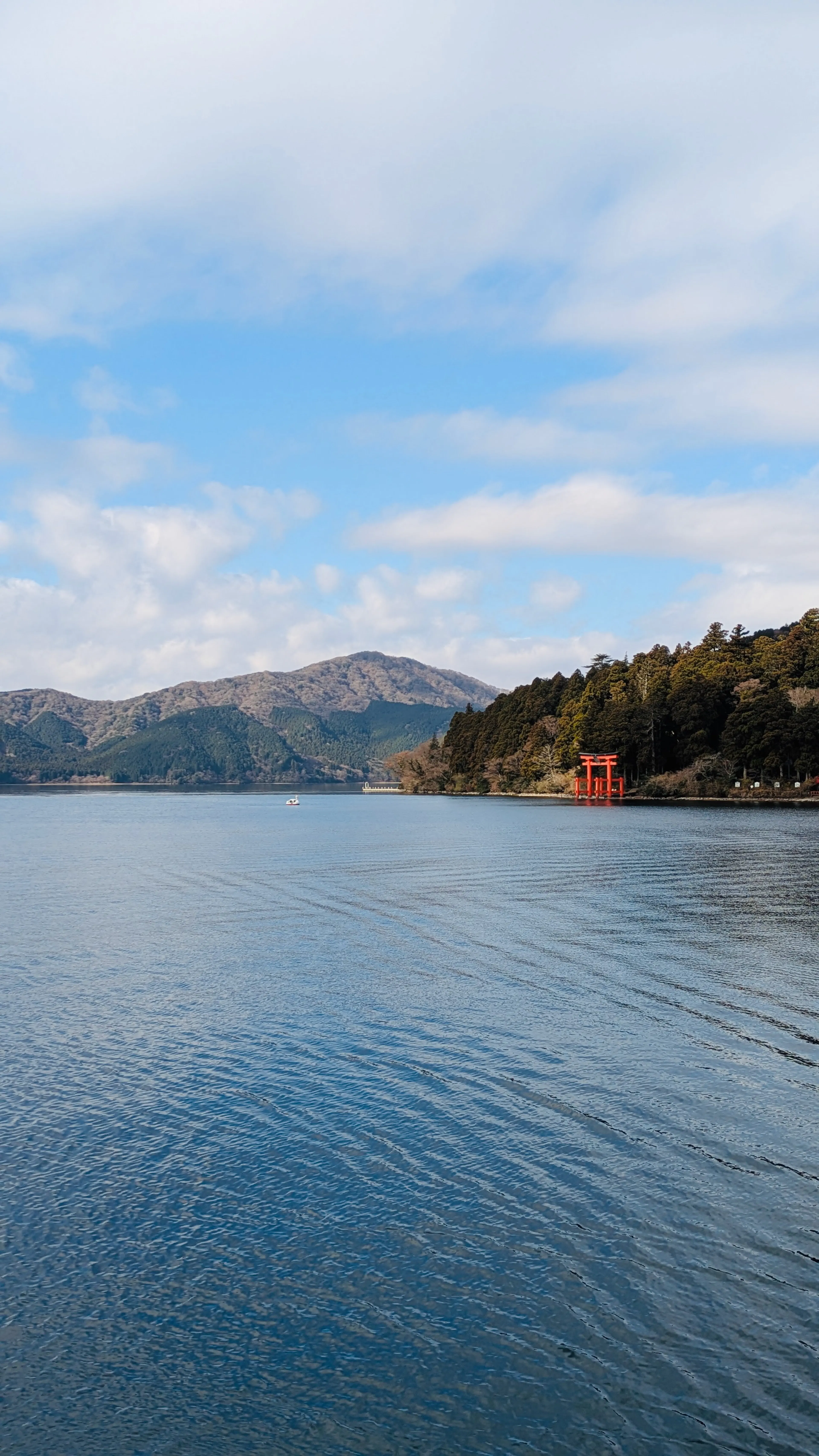 Lake Ashi feat. Hakone Shrine