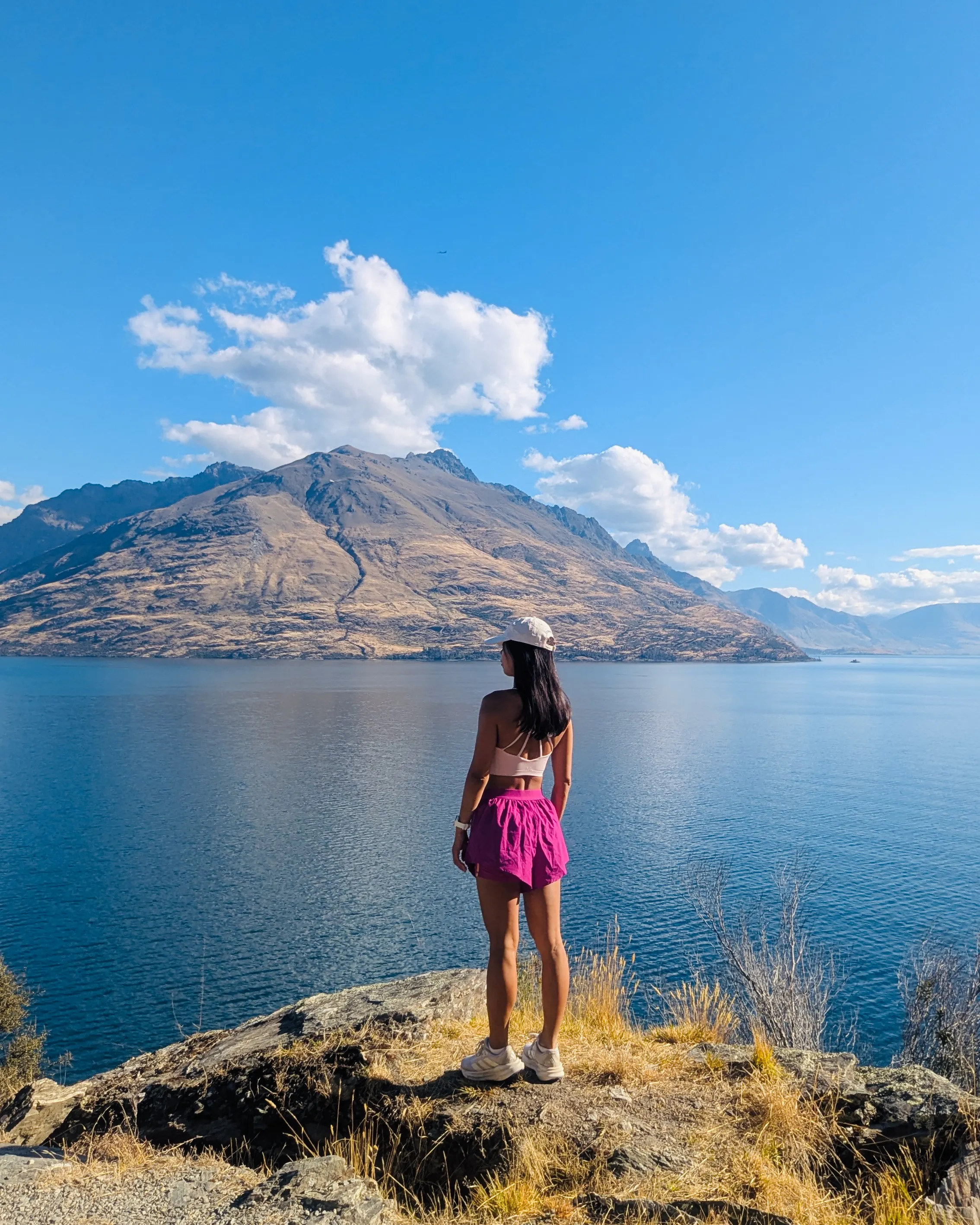 Endless walking tracks by Lake Wakatipu