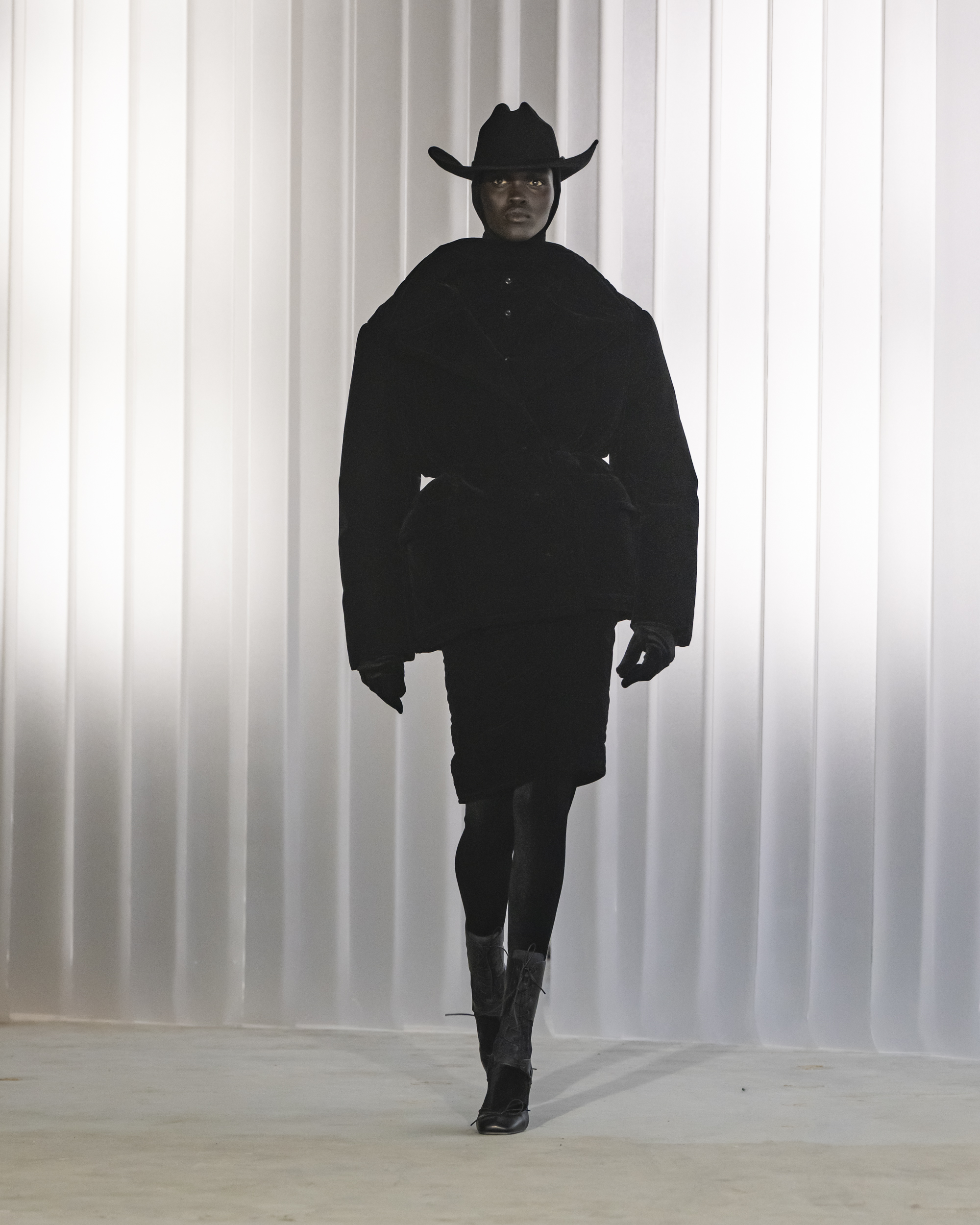 abAyX1xvIZEnjiLO_FRONT_4x5_FW2