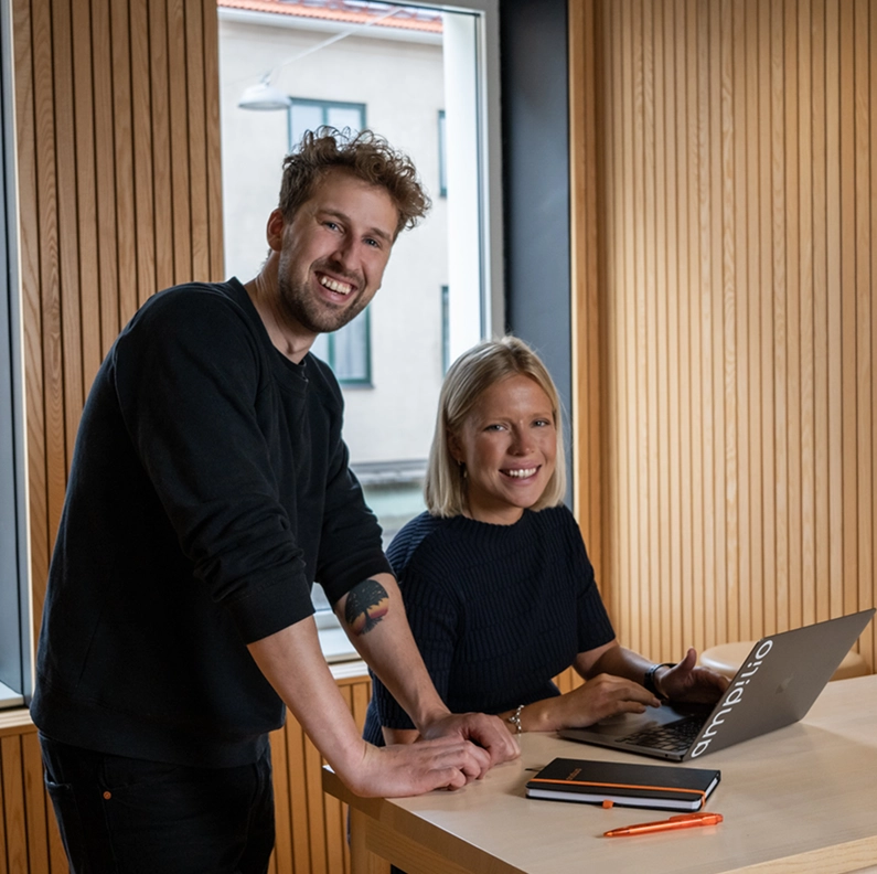 Två personer på Ampilio