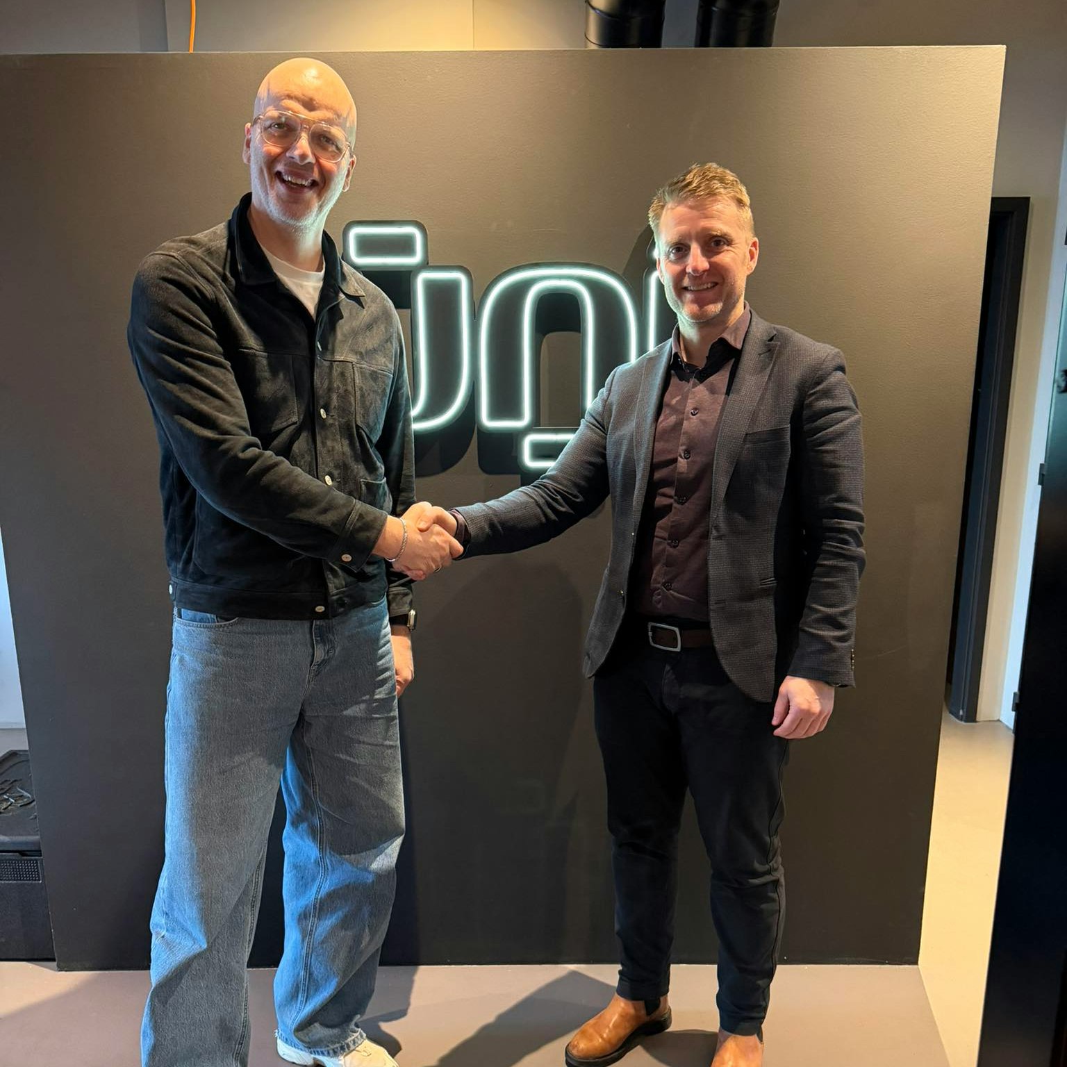 image and caption image