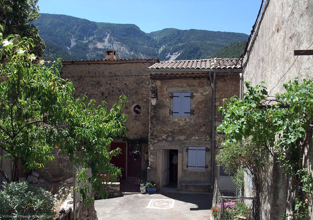 village provençal visite en famille
