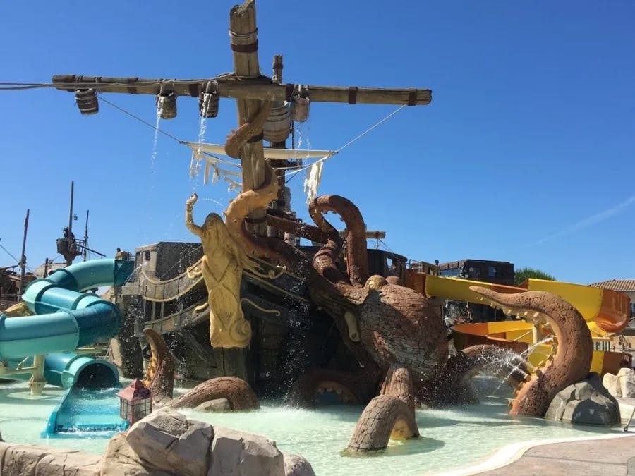 parc attraction pirates hérault