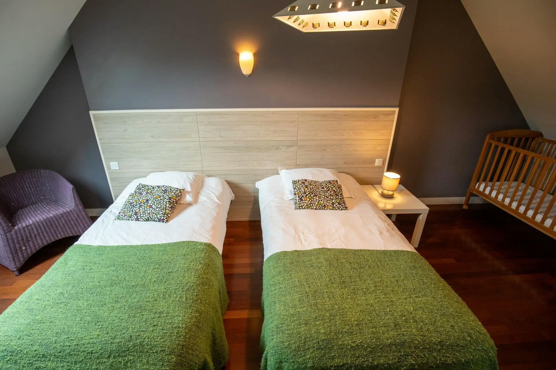 Chambre avec lit bébé
