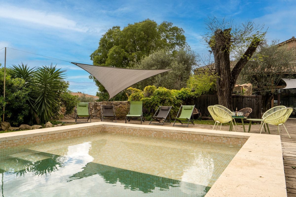 piscine avec plage pour enfants