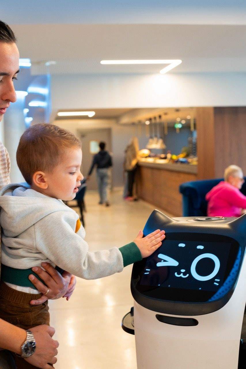 hôtel innovant avec robots