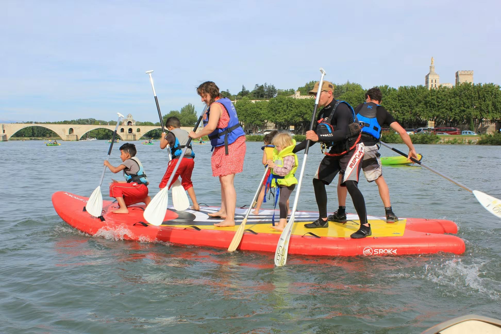 Stand up paddle avignon en famille
