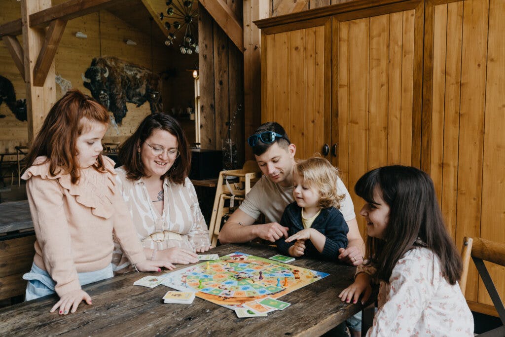 jeux de société en famille au Zoo Saint Croix