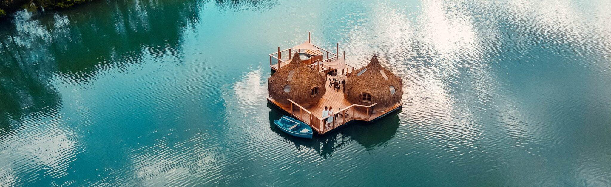 Cabanes sur l'eau au domaine des grands lacs