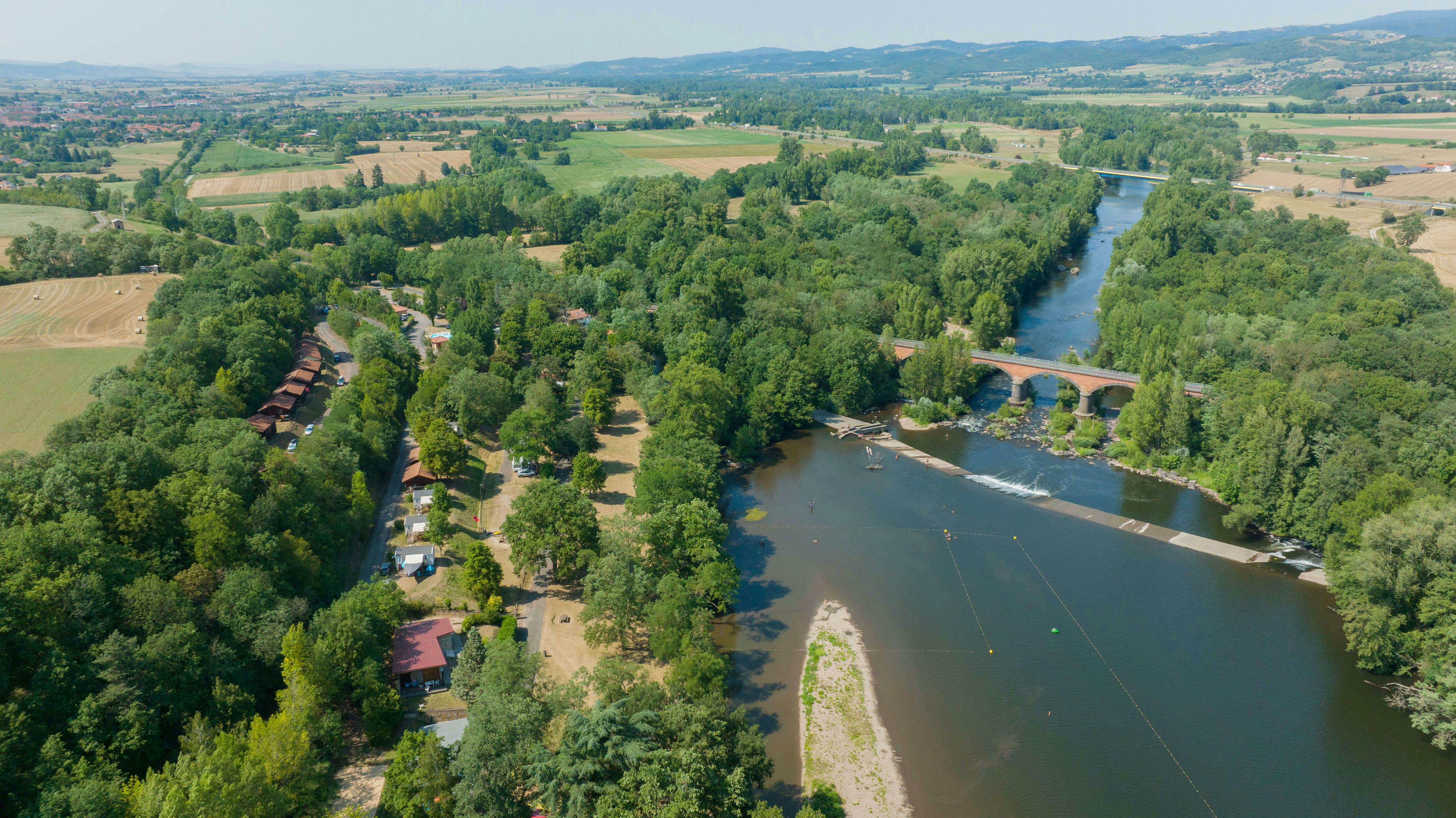 Camping gorges allier vu du ciel