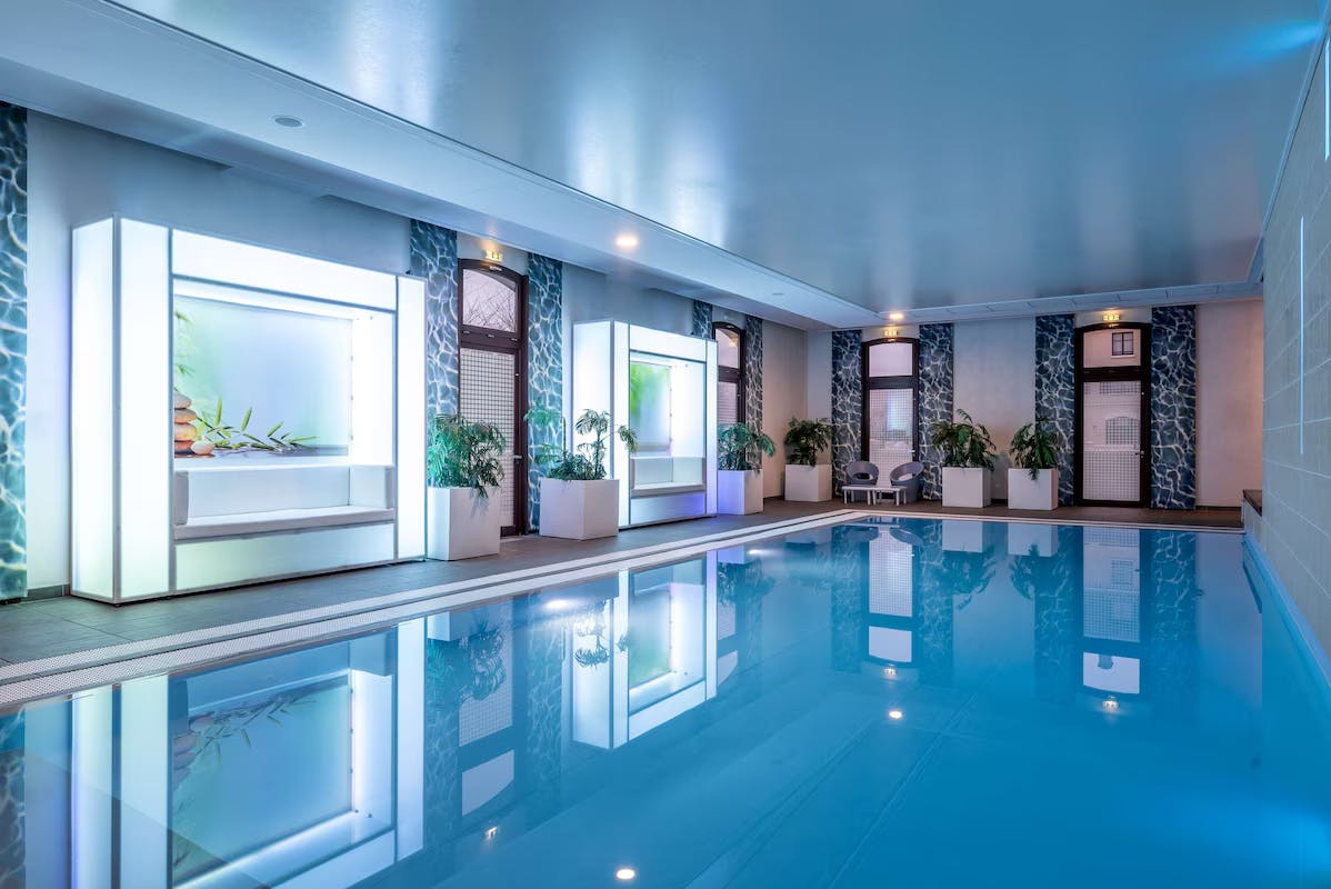Piscine chauffée intérieure