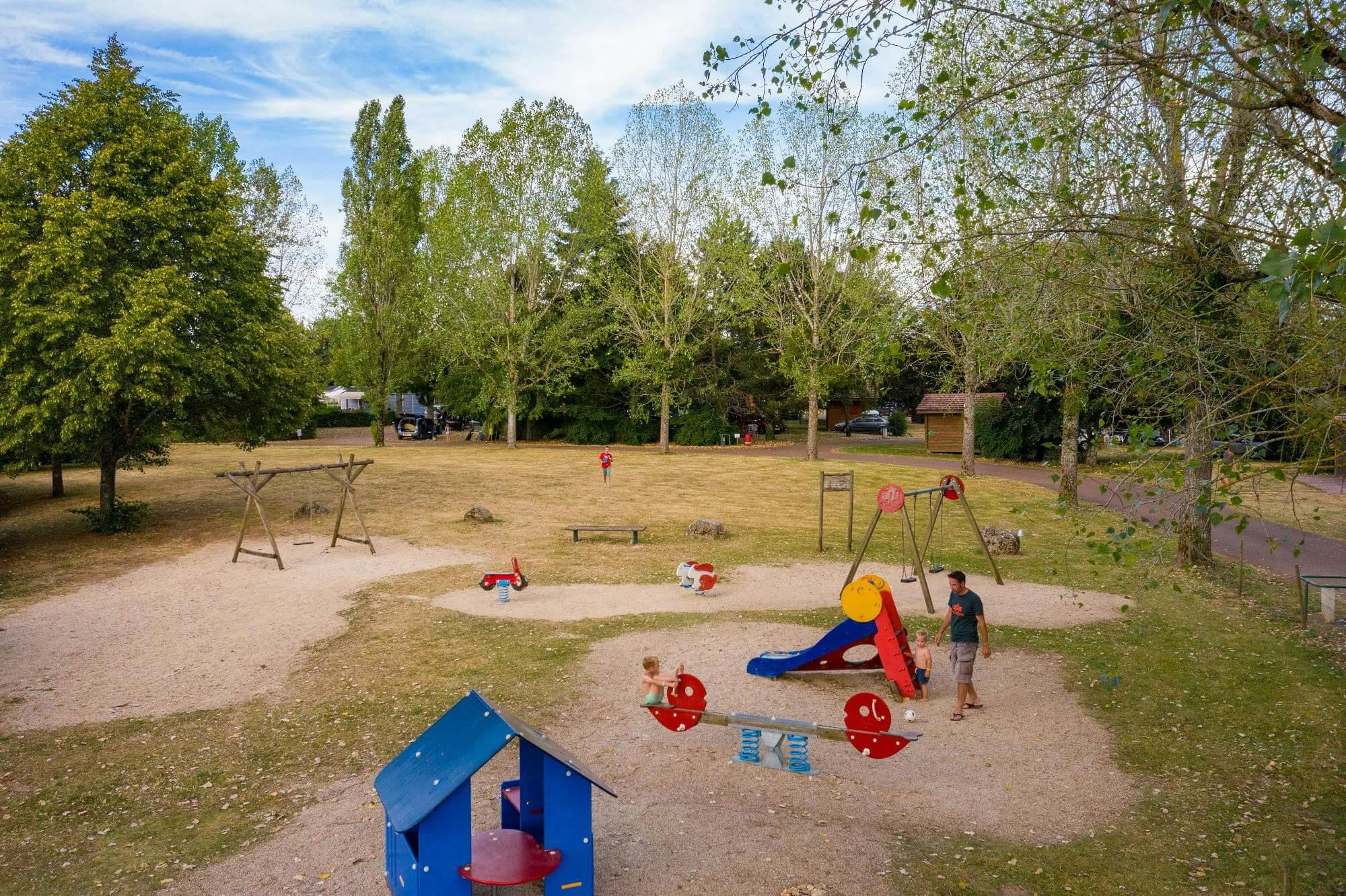 camping avec aire de jeux morvan