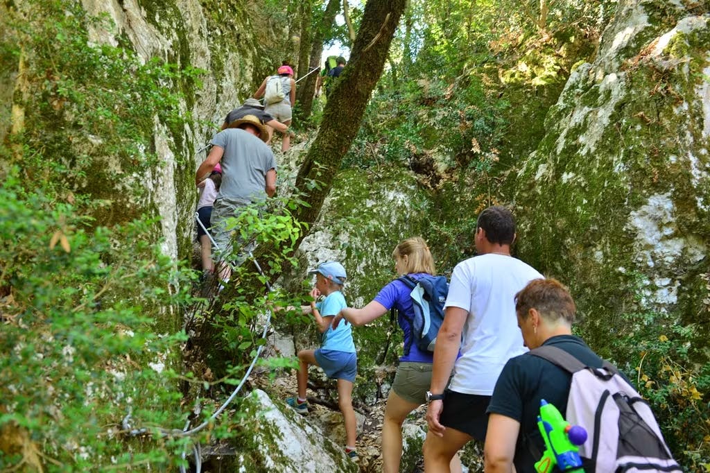 Randonnées à Vallon-Pont-d'Arc et ses alentours en Ardèche