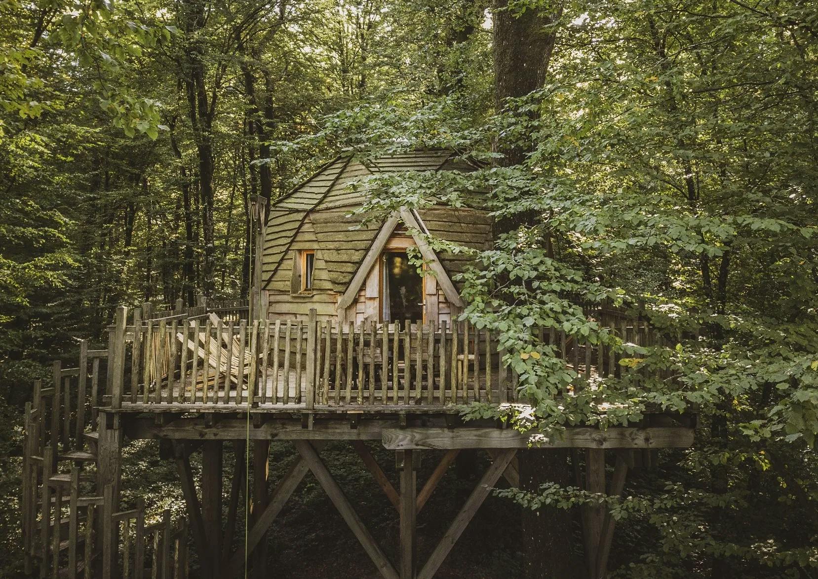 Cabane perchée famille 5 personnes