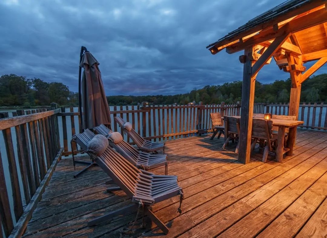 Cabane flottante et perchée 5 personnes