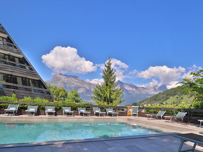 piscine avec vue hôtel Mont Blanc