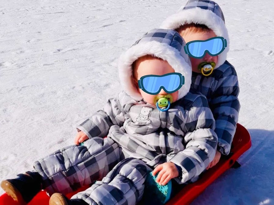 activités neige enfants luge famille