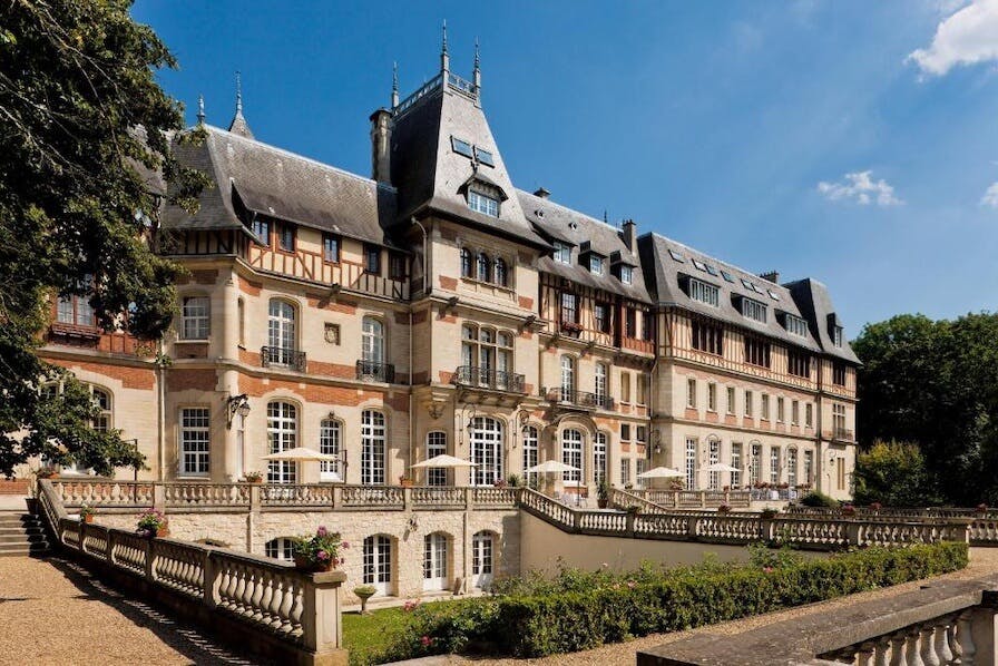 Jeanne & The Forest - château hôtel familial avec kids club à Chantilly